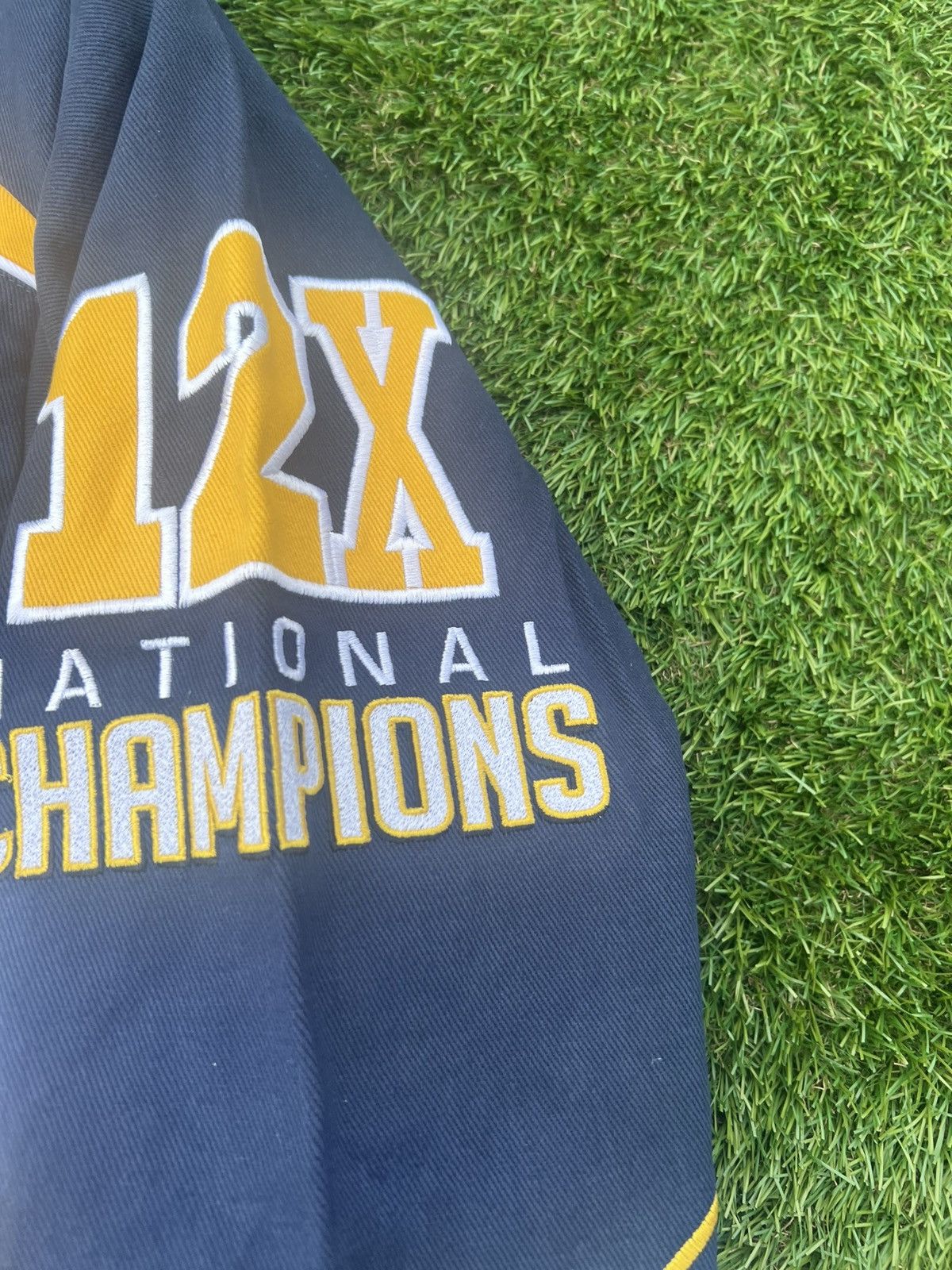 NCAA Michigan Wolverines Champions Franchise Club Bomber Size US L / EU 52-54 / 3 - 10 Thumbnail