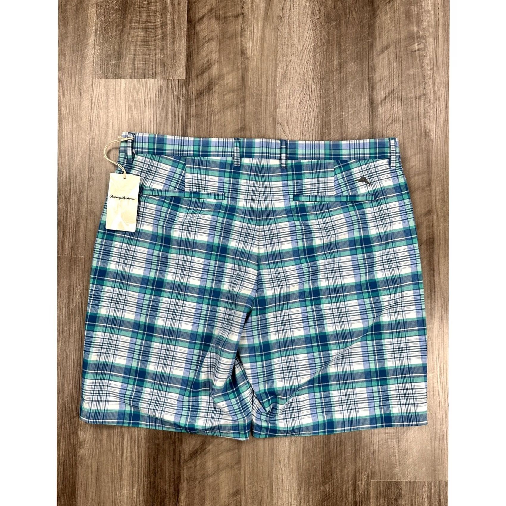 Tommy Bahama Tommy Bahama Chip Shot Clubhouse Plaid 9 Short 40x9 Men's Green XS? Not needed; provide final. Size US 40 / EU 56 - 4 Thumbnail