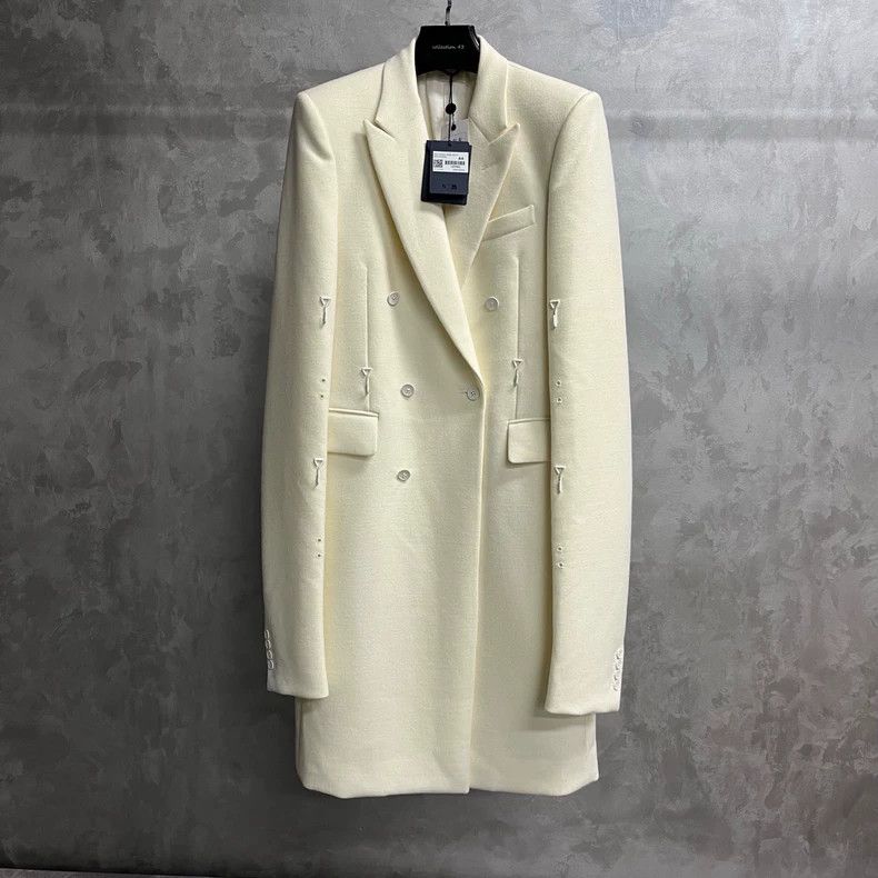 Louis Vuitton Louis Vuitton White solid pin lapel double-breasted design Size US S / EU 44-46 / 1 - 1 Thumbnail