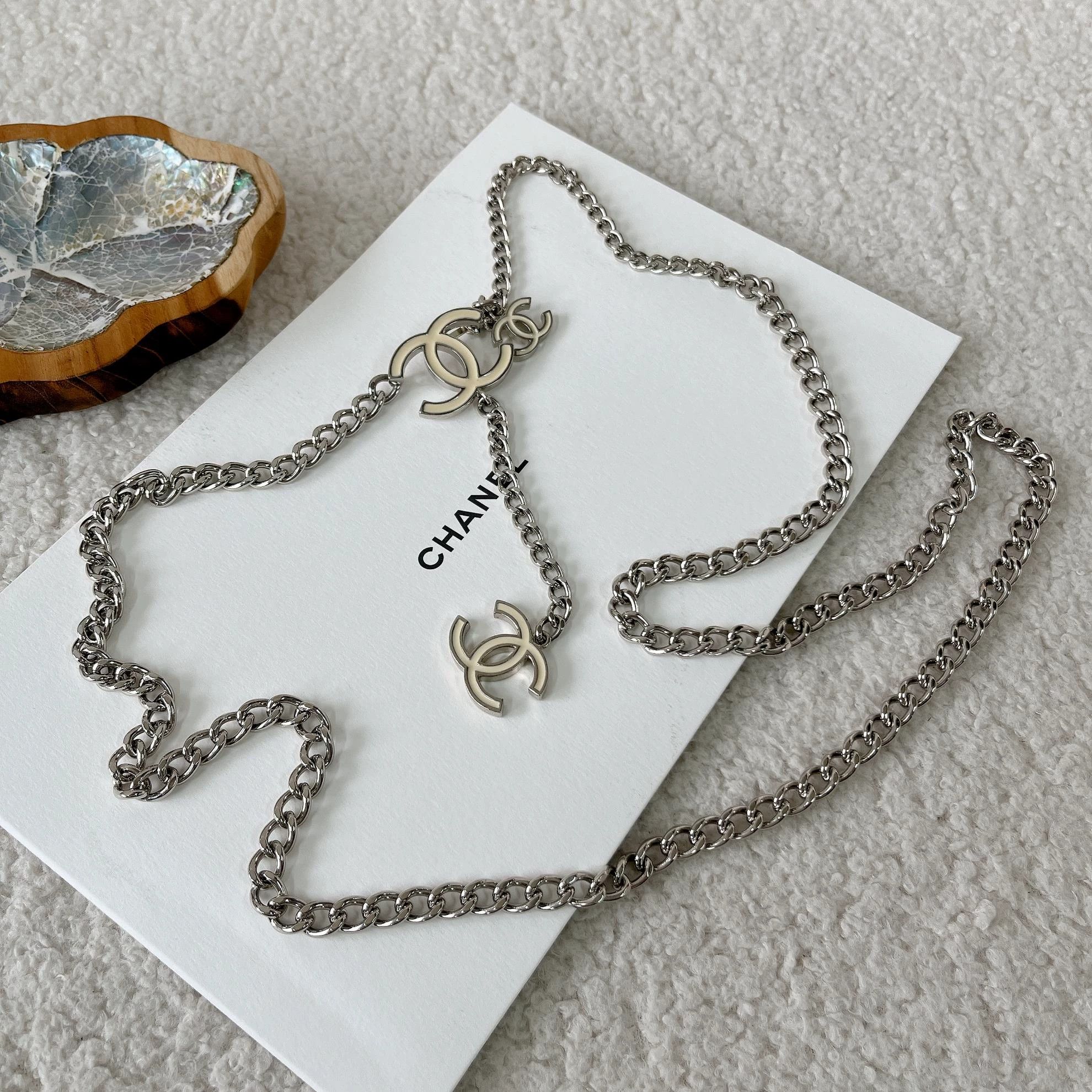 Chanel Chanel Silver Enamel Logo Waist Chain 5394 Size ONE SIZE - 1 Thumbnail