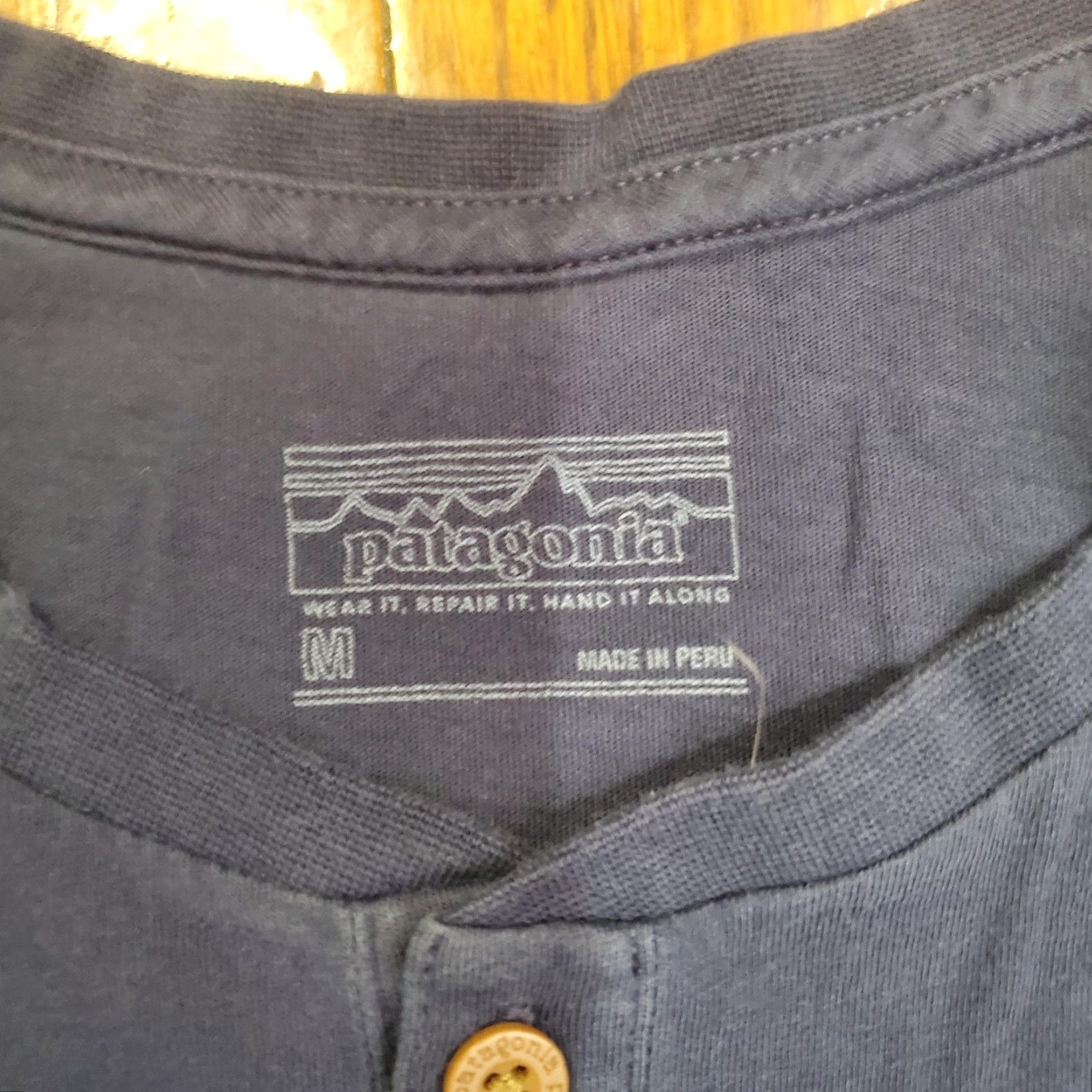 Patagonia Patagonia Henley Shirt Mens M Blue Long Sleeve Tagless 3 Button Tee Size US M / EU 48-50 / 2 - 5 Thumbnail