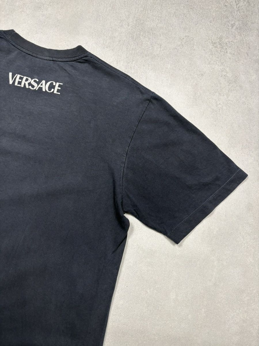 Versace Vintage Burnt Versace Jeans Couture Distressed Logo T-Shirt Size US XL / EU 56 / 4 - 11 Thumbnail