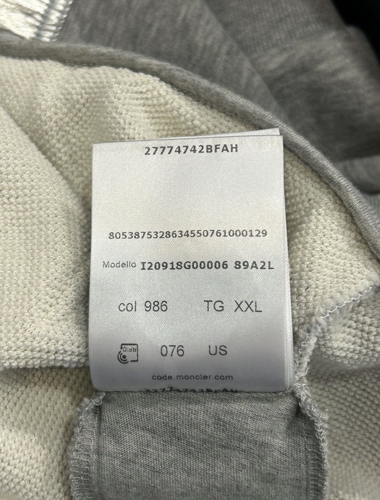 Moncler Moncler Raised Embossed Logo Hoodie Size US XXL / EU 58 / 5 - 13 Thumbnail