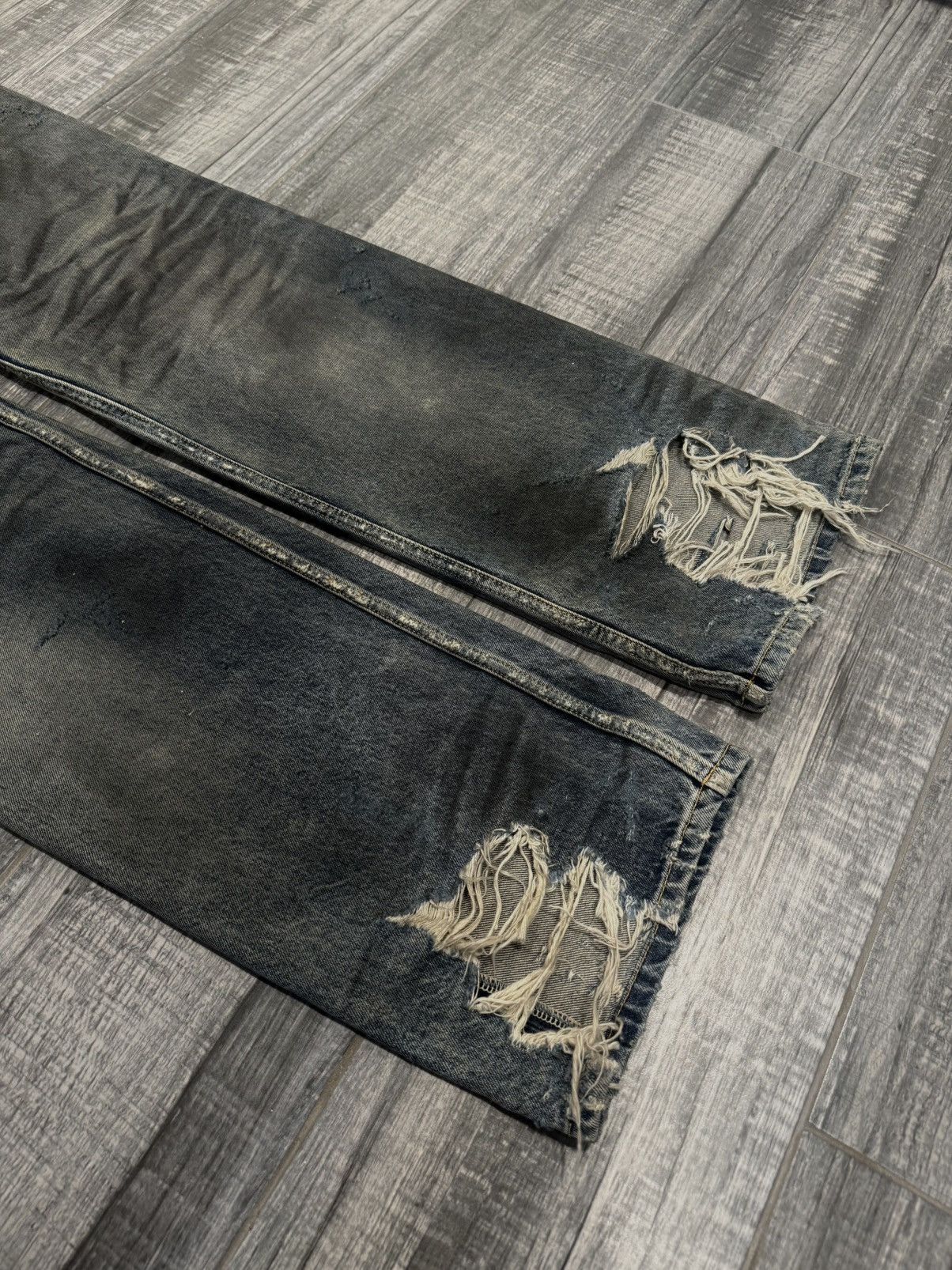 Balenciaga Balenciaga SS22 Oil Spill Mudwash Straight Fit Denims Size US 29 - 6 Thumbnail