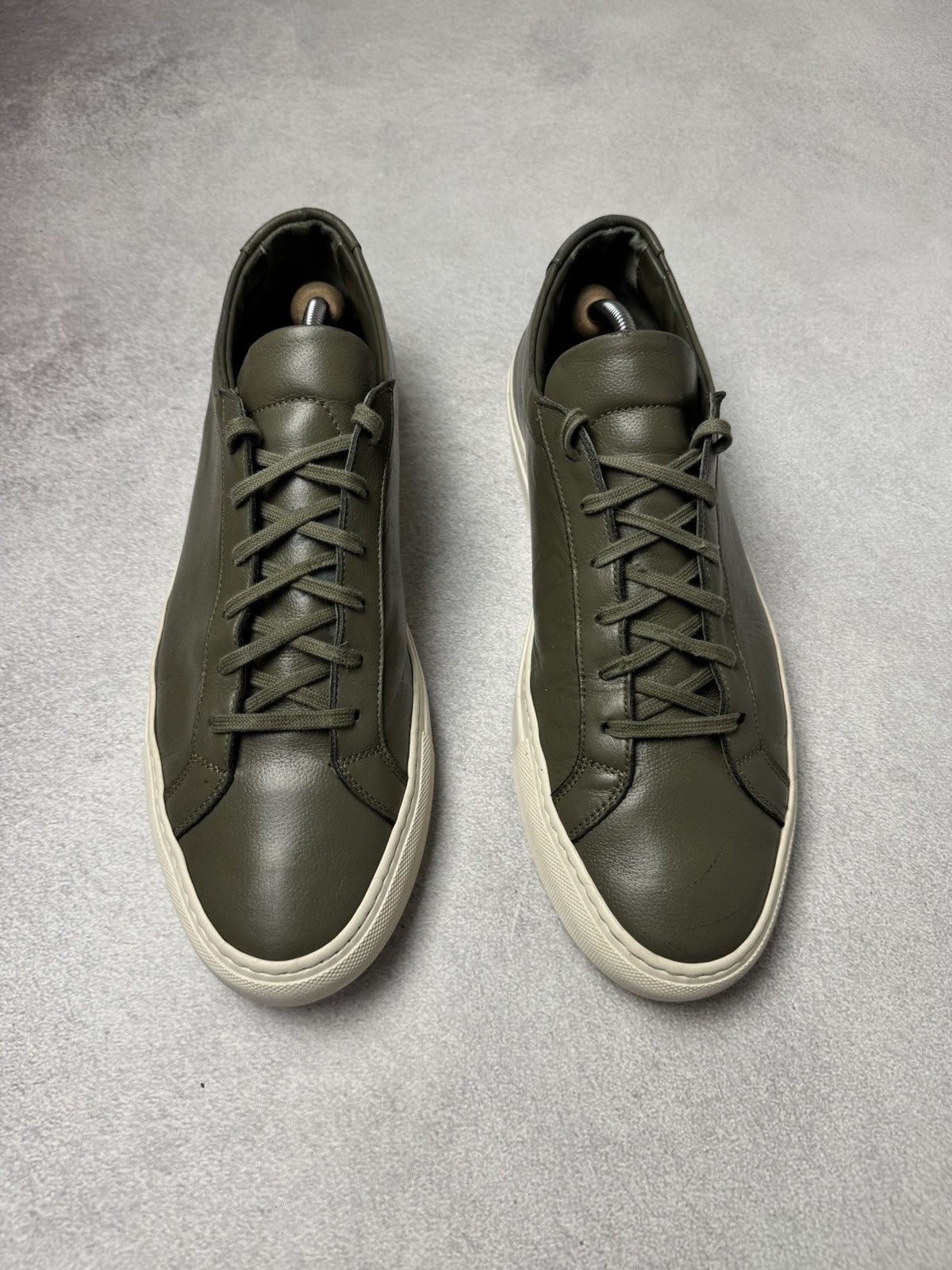 Common Projects Common Projects Achilles Olive Leather Sneakers Size US12 Size US 12 / EU 45 - 2 Thumbnail
