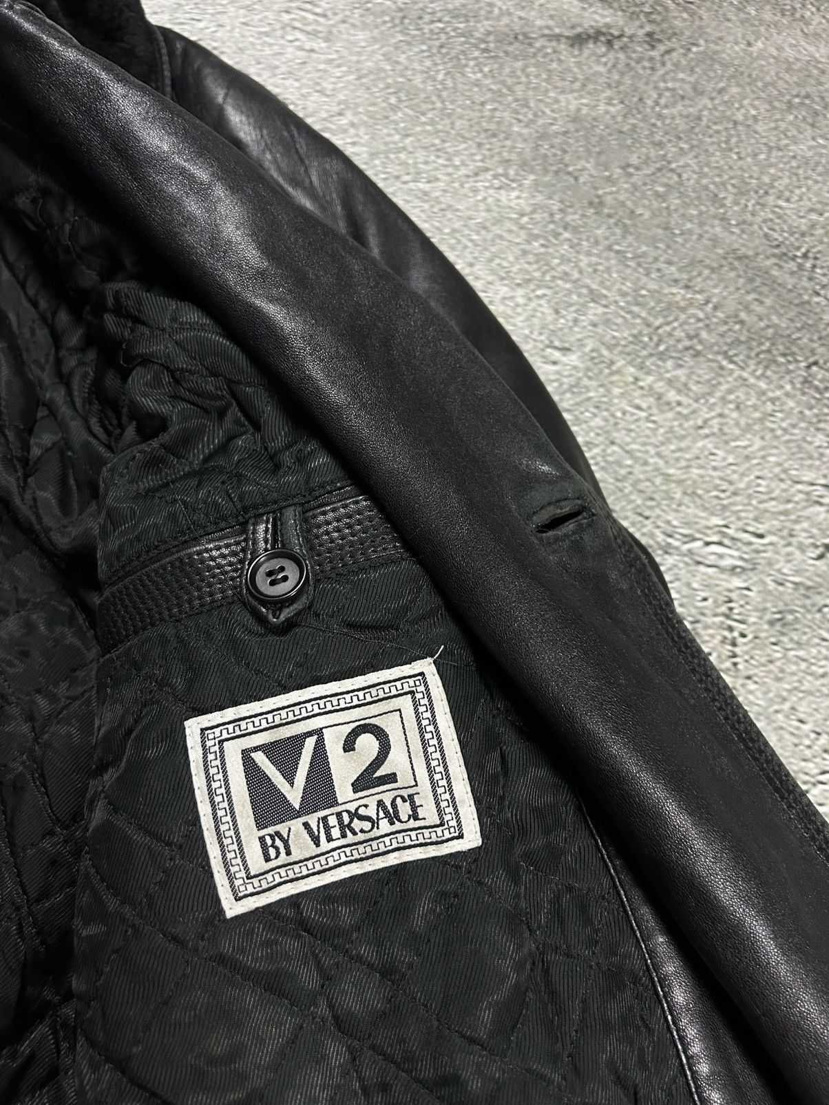 Versace Versace V2 leather coat jacket sherpa black 90s Size US XL / EU 56 / 4 - 14 Thumbnail