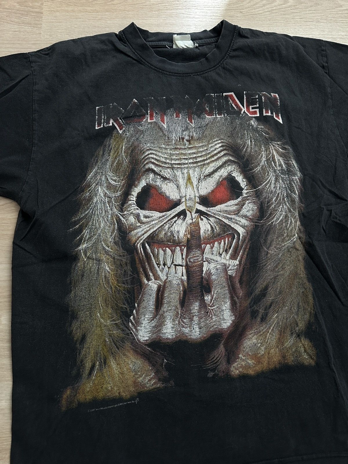 Iron Maiden Iron Maiden 1997 Middle Finger Vintage Printed Band T-Shirt Size US XL / EU 56 / 4 - 2 Thumbnail