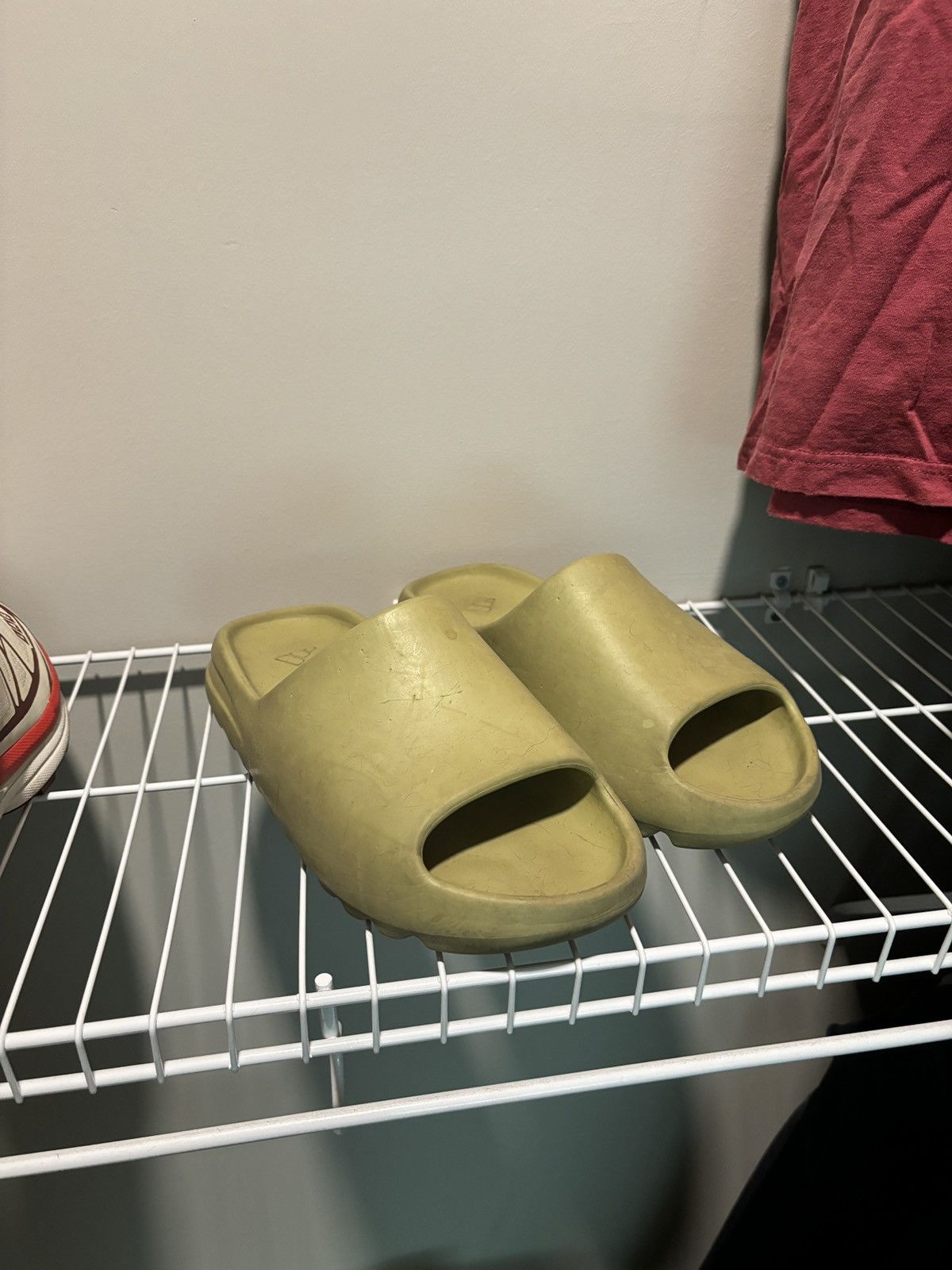 Yeezy Yeezy Slide Resin 2021 Size US 10 / EU 43 - 2 Thumbnail