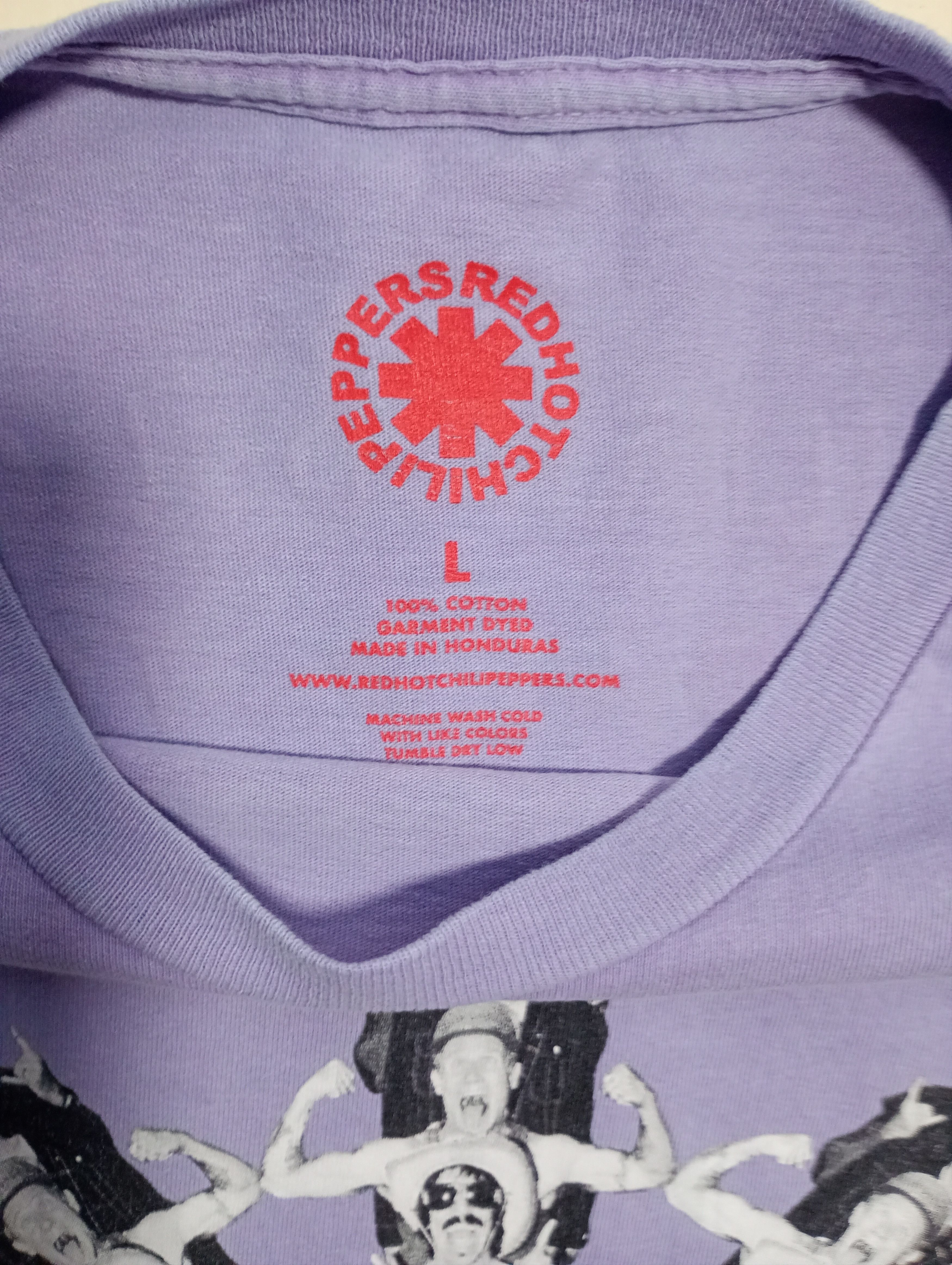 Band Tees RHCP Unlimited Love World Tour 2022-2023 T-Shirt Size US L / EU 52-54 / 3 - 8 Thumbnail