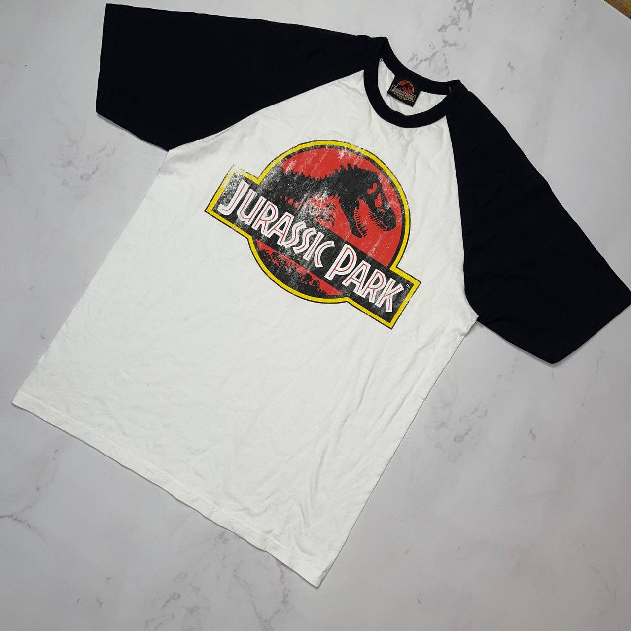 Vintage Vintage Jurassic Park White/Black T-Shirt M Size y2k Size US S / EU 44-46 / 1 - 2 Thumbnail