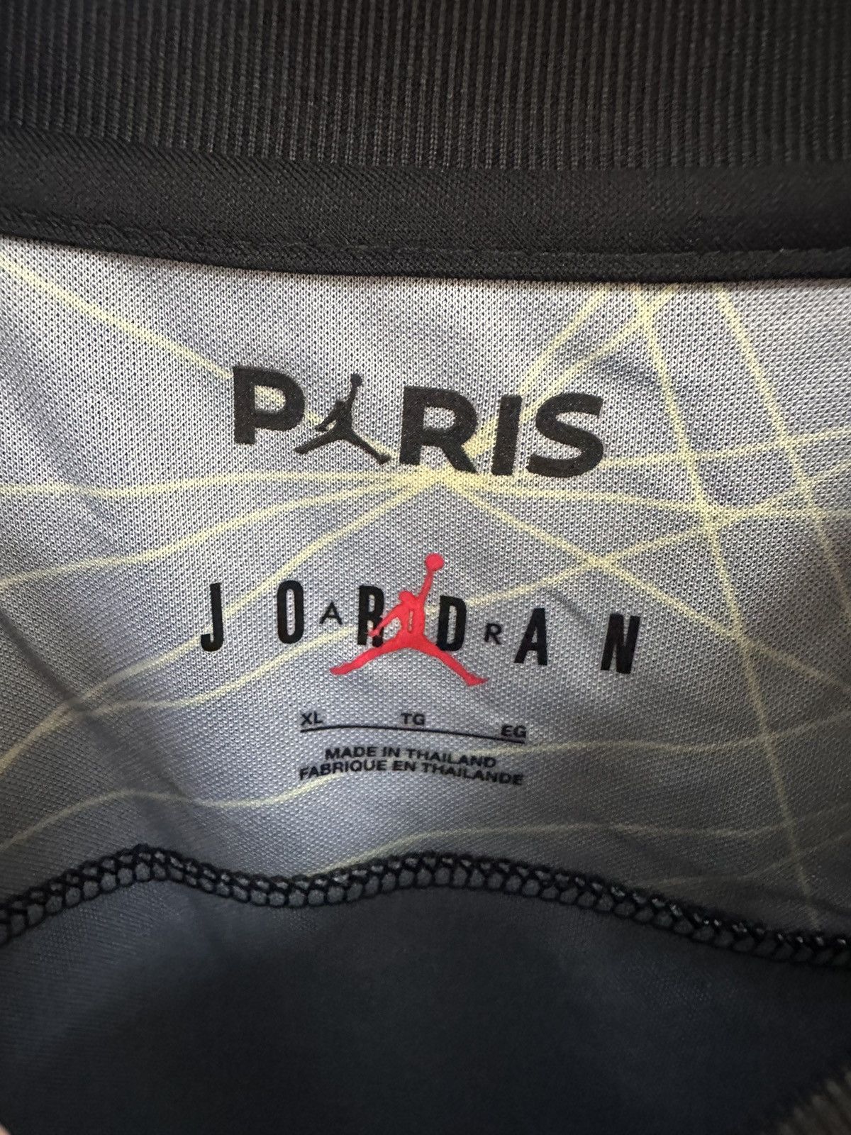 Jordan Brand Jordan soccer jersey PSG size XL logo rare Paris Size US XL / EU 56 / 4 - 4 Thumbnail