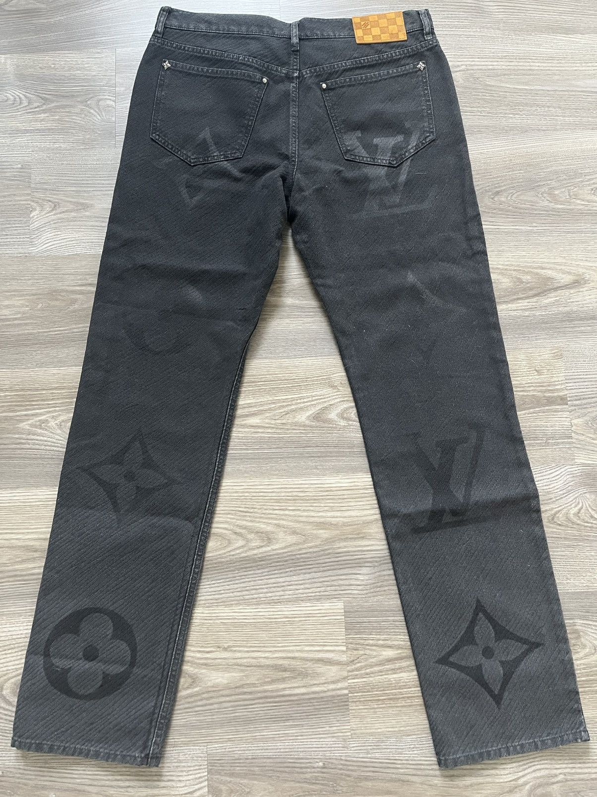 Louis Vuitton Louie Vuitton black gradient logo denim pants | Grailed