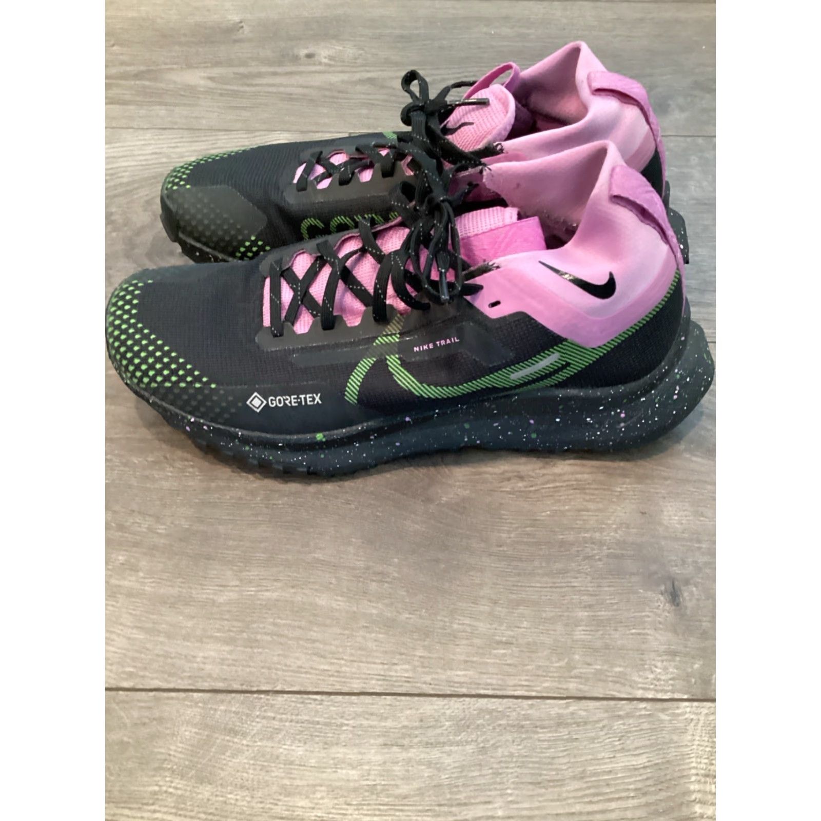 Nike Nike React Pegasus 4 Trail GTX Black Magenta Women Size 9 Sneaker Nike React Trail 4 NBY FN7102-010 Size US 9 / IT 39 - 4 Thumbnail