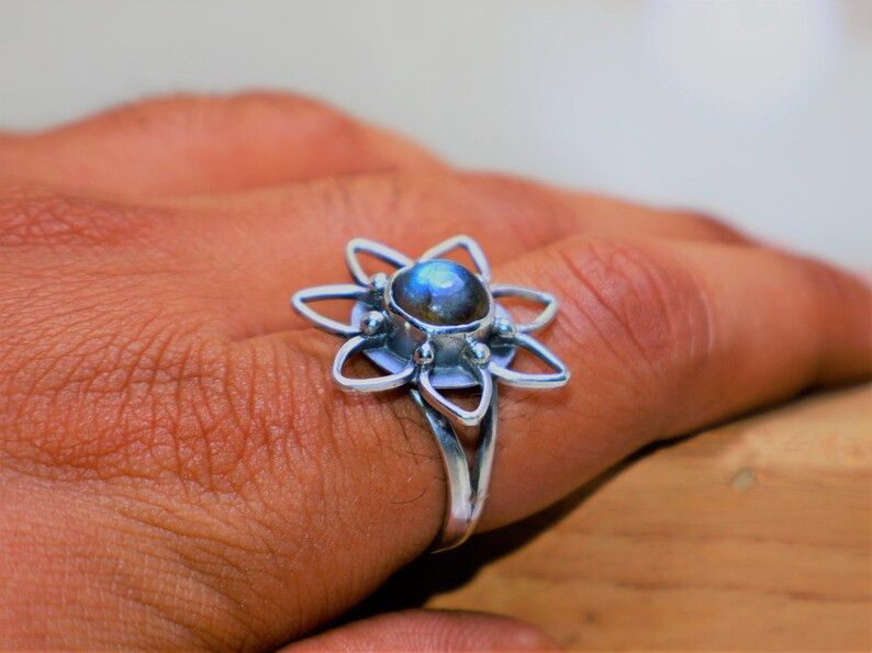 Handmade Labradorite Ring, Sterling Silver Flower Handmade Jewelry Size ONE SIZE - 7 Thumbnail
