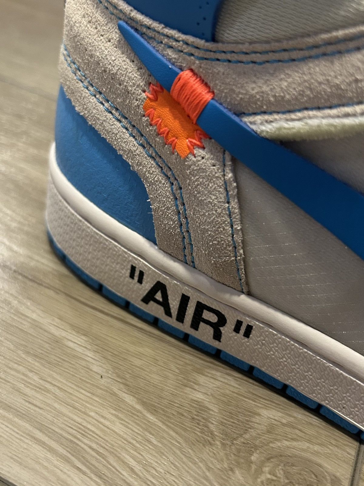 Nike × Off-White Off-White x Air Jordan 1 Retro High ‘OG UNC’ Size US 11 / EU 44 - 11 Thumbnail