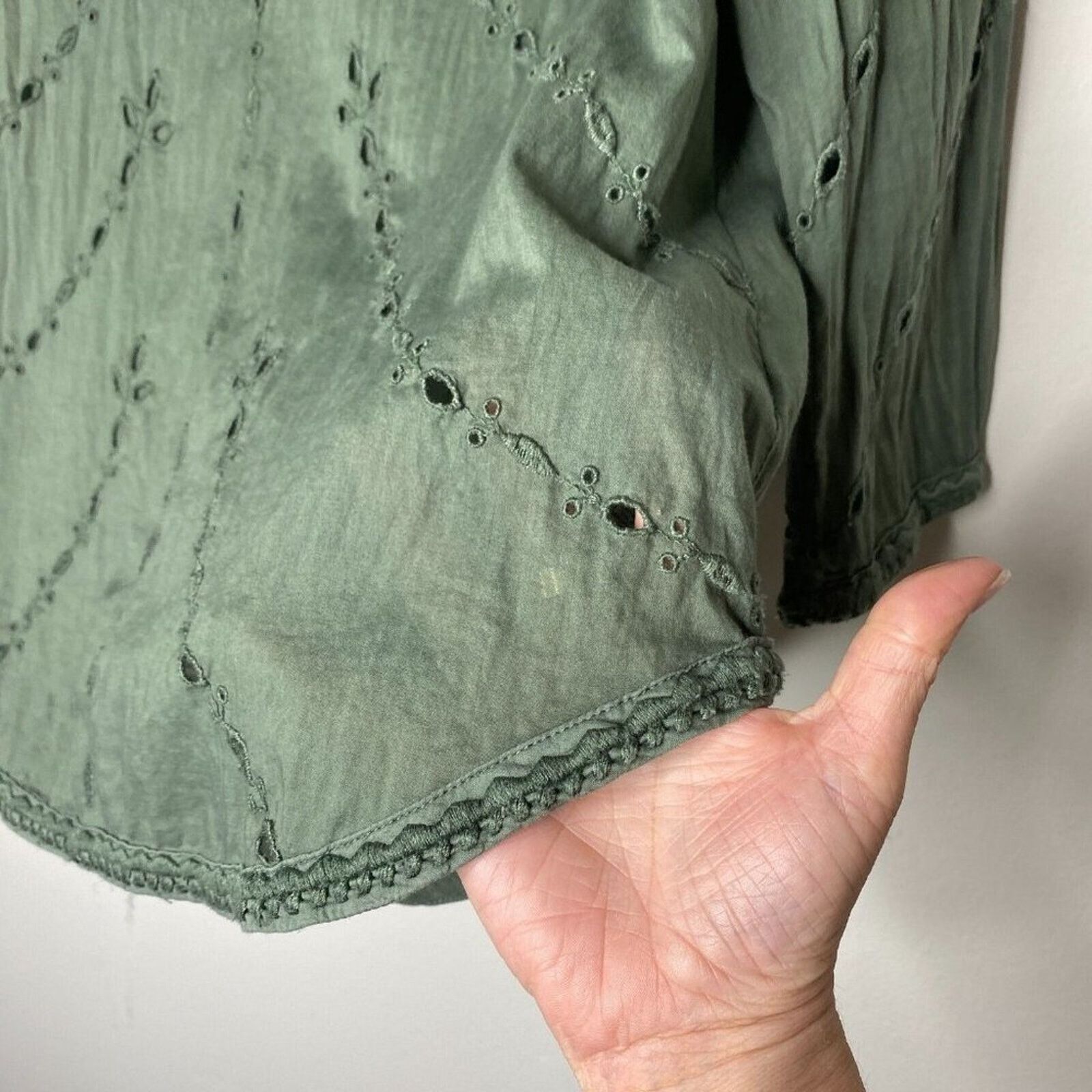 Gap Gap Green Embroidered Eyelet 3/4 Sleeve Crew Neck Blouse XS Size XS / US 0-2 / IT 36-38 - 5 Thumbnail