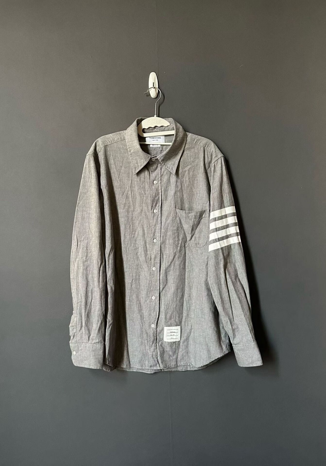 Thom Browne Thom Browne Gray Sleeve Logo Shirt Size US L / EU 52-54 / 3 - 1 Thumbnail