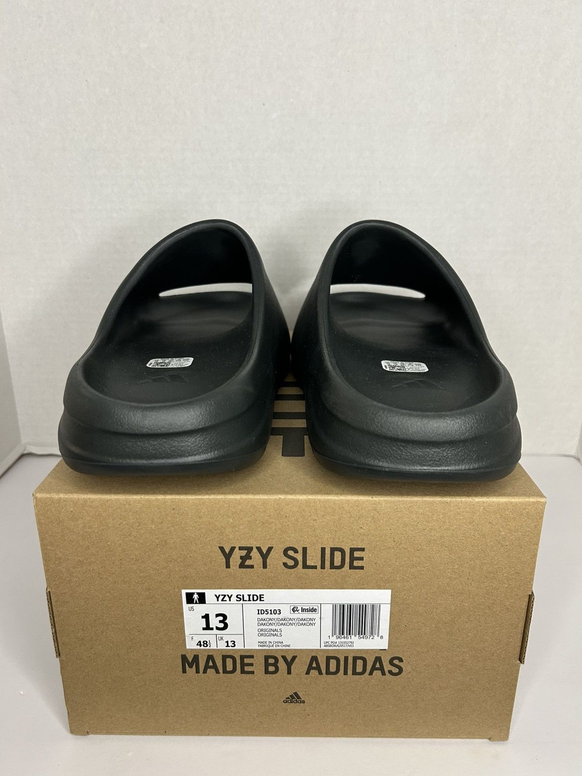 Yeezy Adidas Yeezy Slide Dark Onyx Size US 13 / EU 46 - 2 Thumbnail