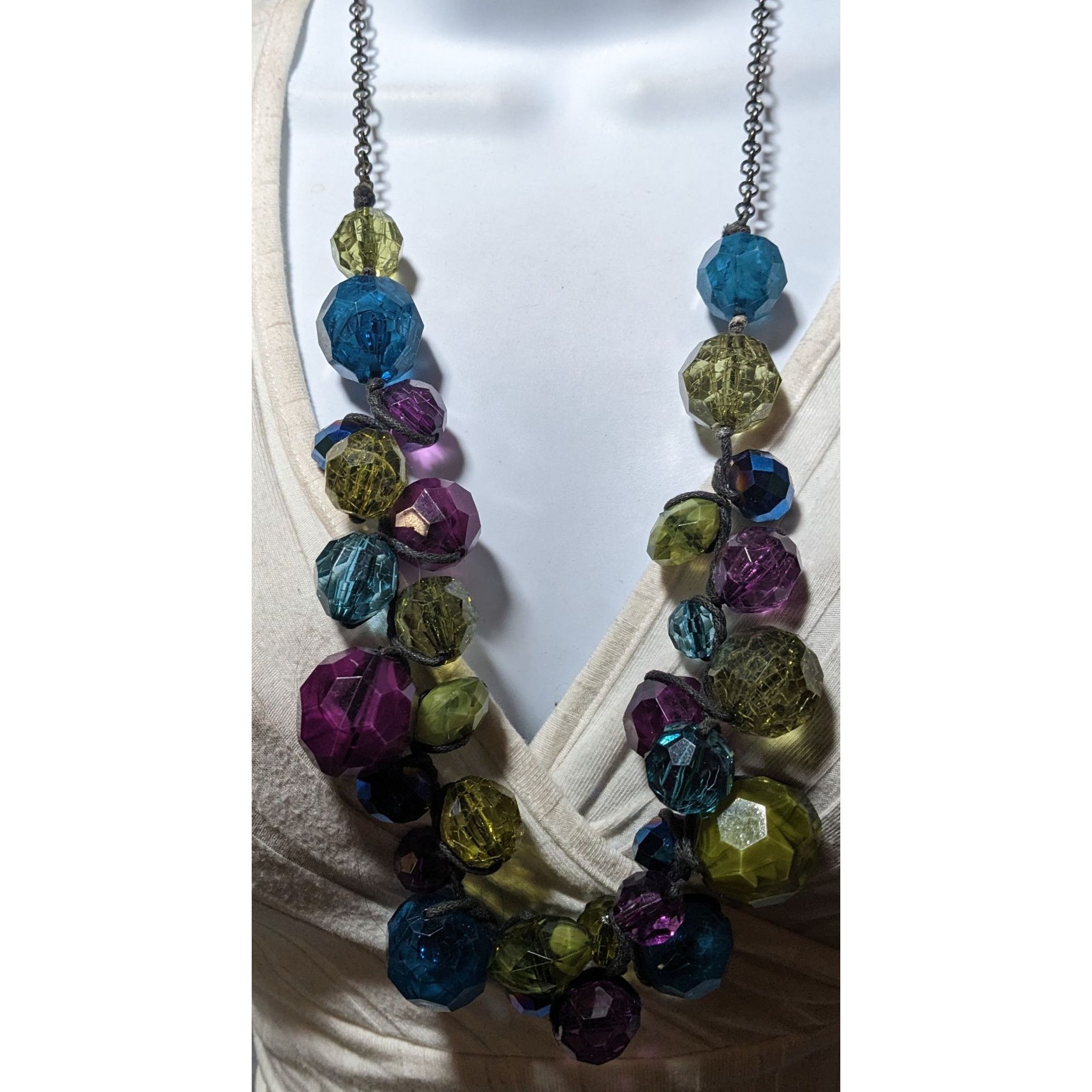 Other Chunky Cool Tone Rainbow Beaded Necklace Size ONE SIZE - 7 Thumbnail