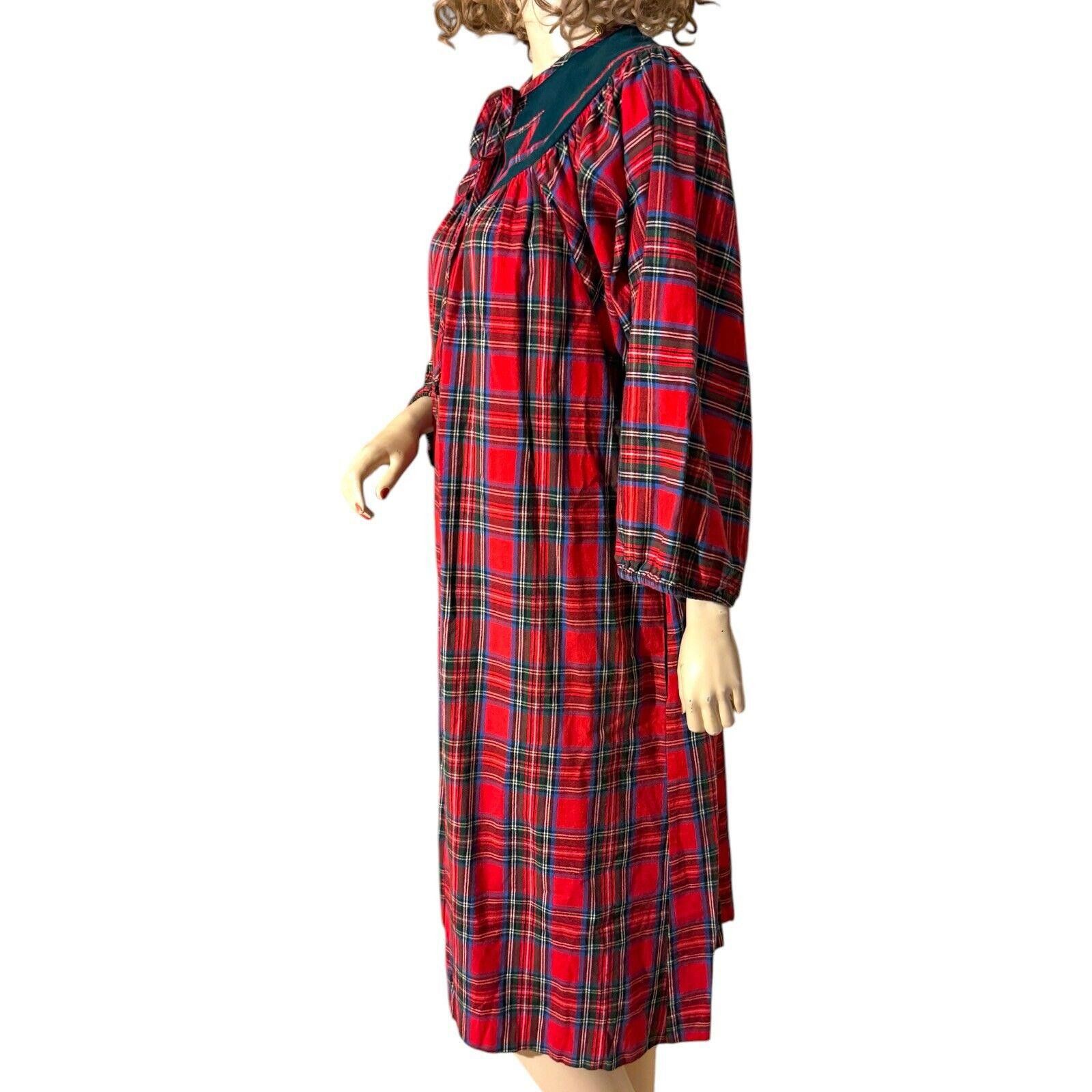 Designer Vintage Models Coat Snap Up Red Flannel House Dress Robe XL Size ONE SIZE - 4 Thumbnail