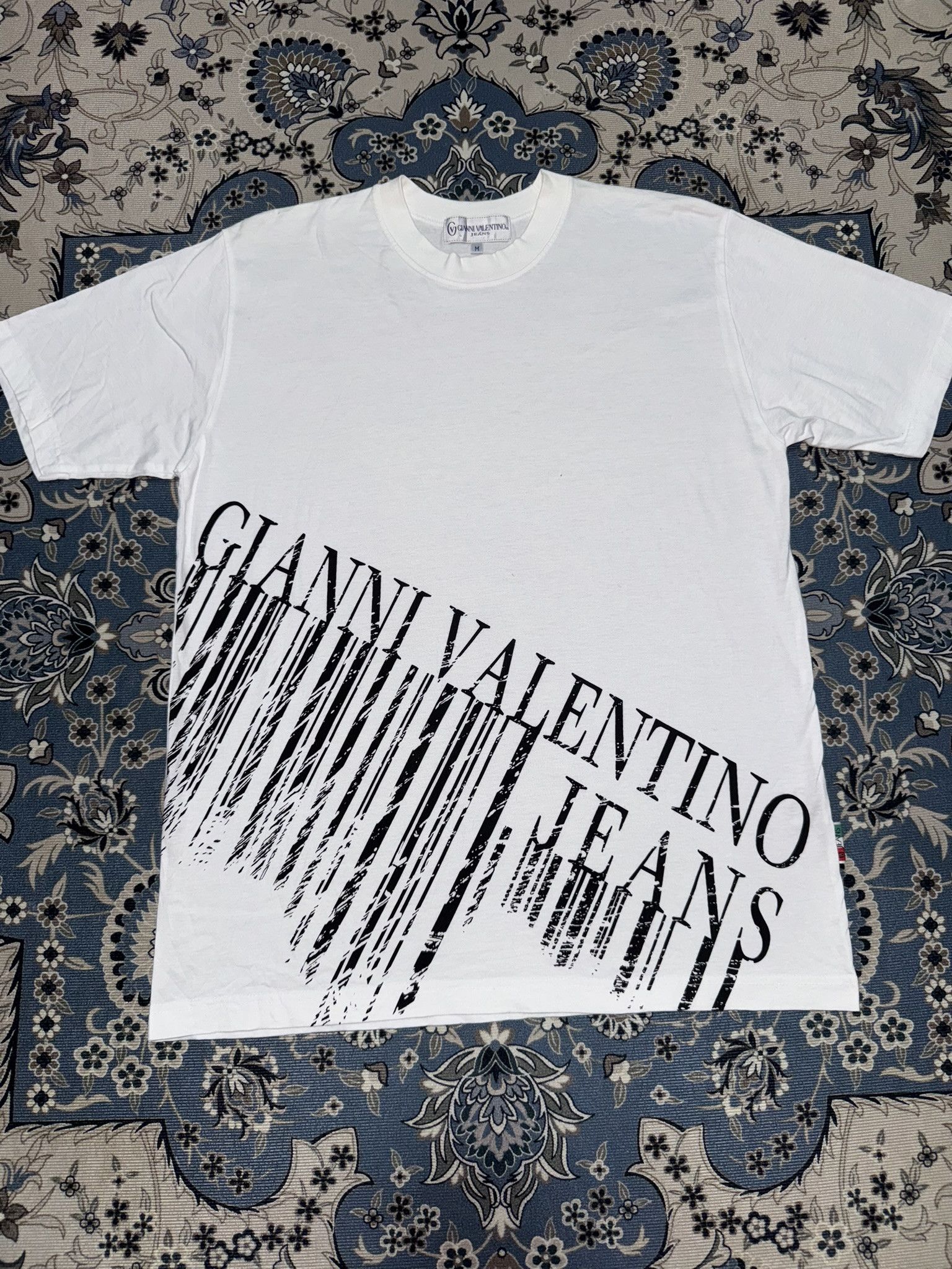 Designer × Valentino Designer Gianni Valentino Spellout Big Screen T shirt Size US M / EU 48-50 / 2 - 1 Thumbnail