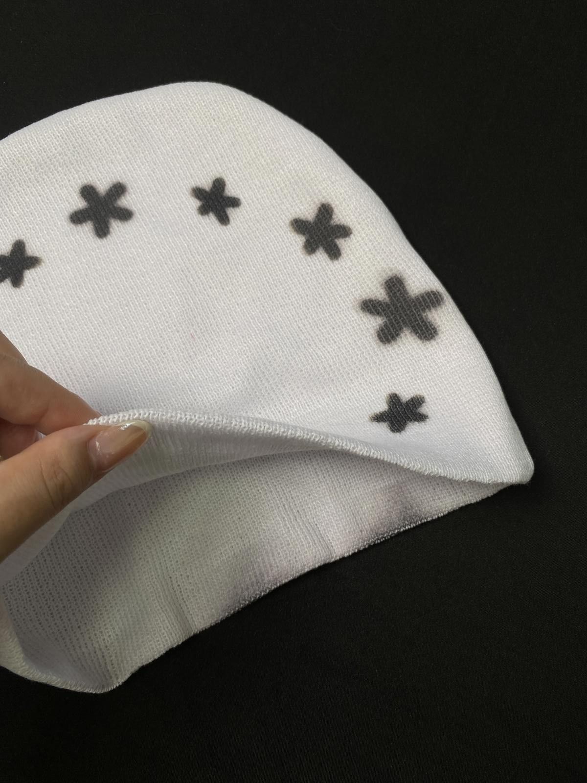Japanese Brand Rare 3 Cats Graphic No Cuff Knit White Beanie Hats OS Size ONE SIZE - 6 Thumbnail