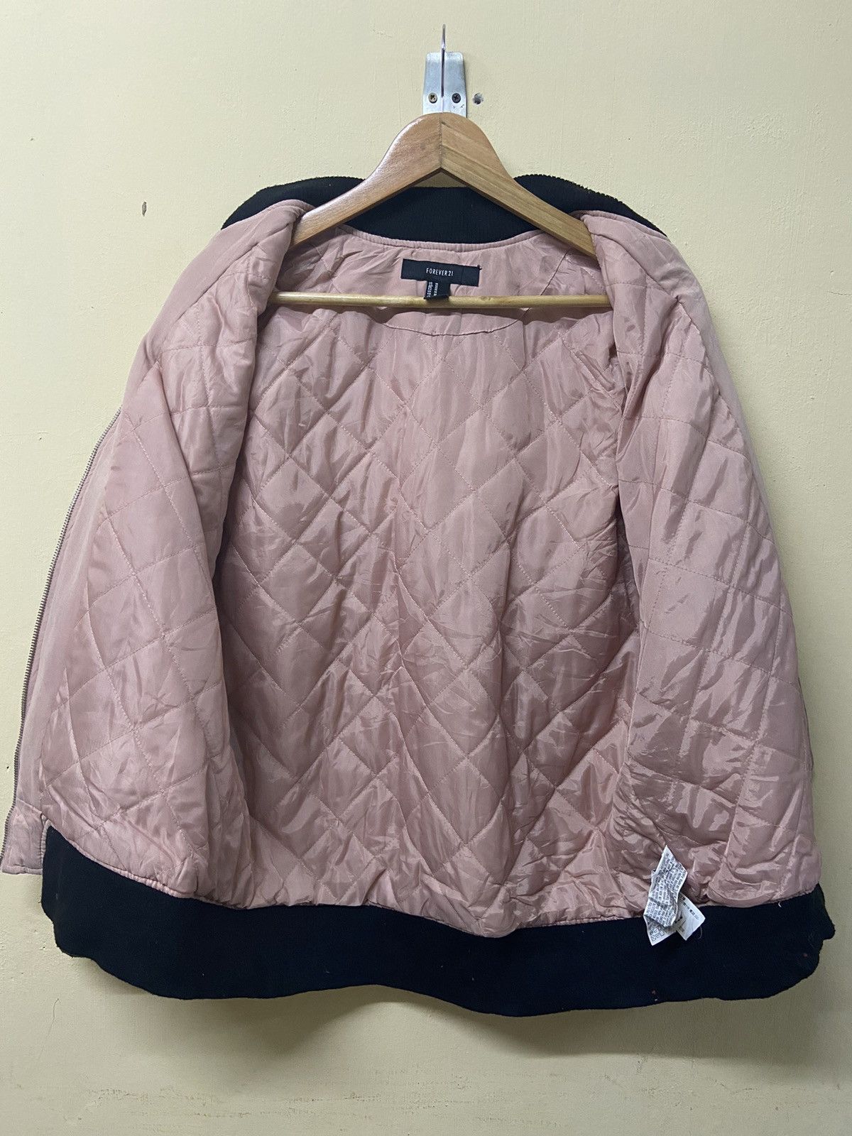 Forever 21 Forever 21 Hello Embroidered Graphic Bomber Size M / US 6-8 / IT 42-44 - 11 Thumbnail
