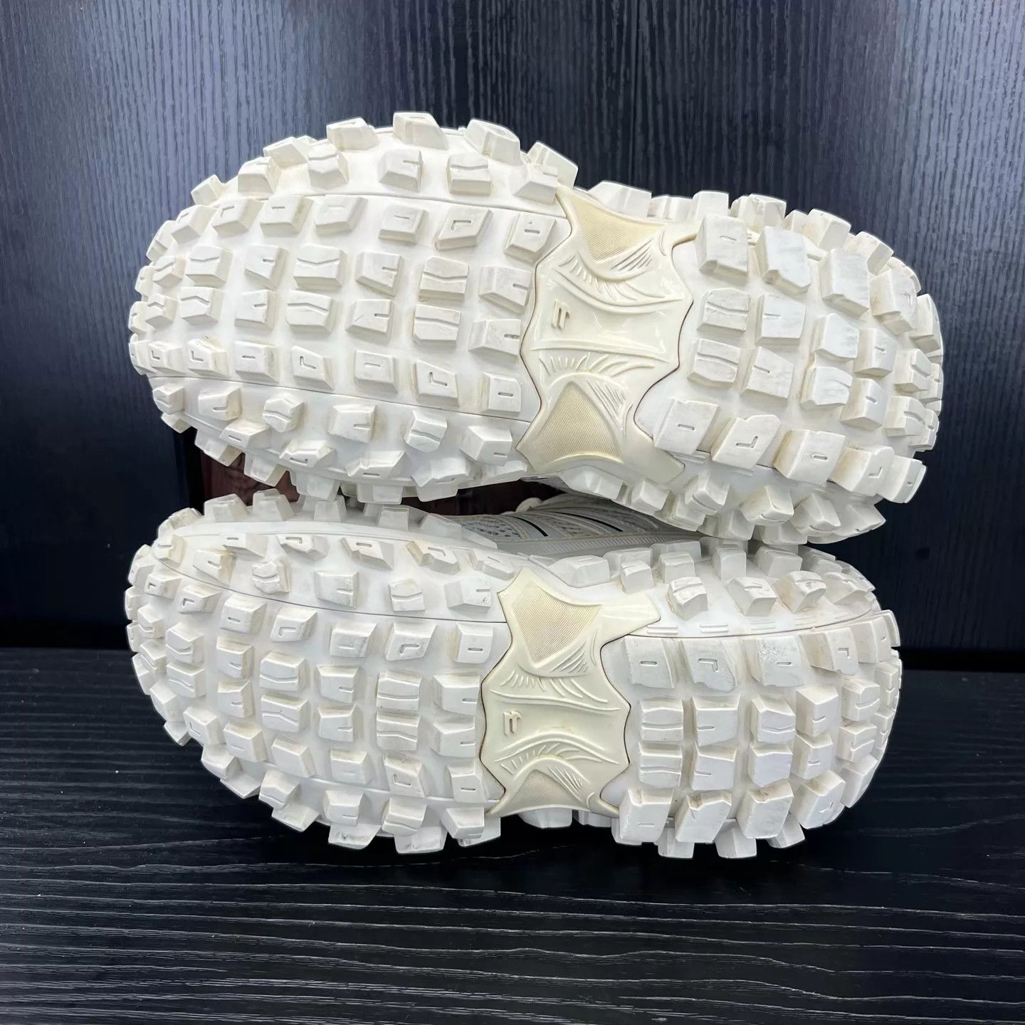 Balenciaga Balenciaga Triple S Women's White Black 38 Size US 8 / IT 38 - 6 Thumbnail