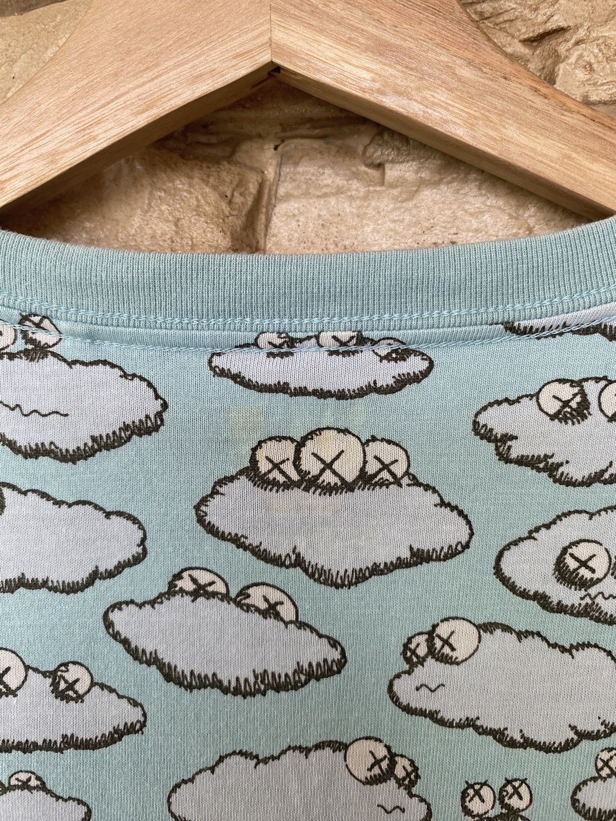 Vintage Rare Uniqlo X Kaws Fullprint Tshirt Size US L / EU 52-54 / 3 - 18 Thumbnail