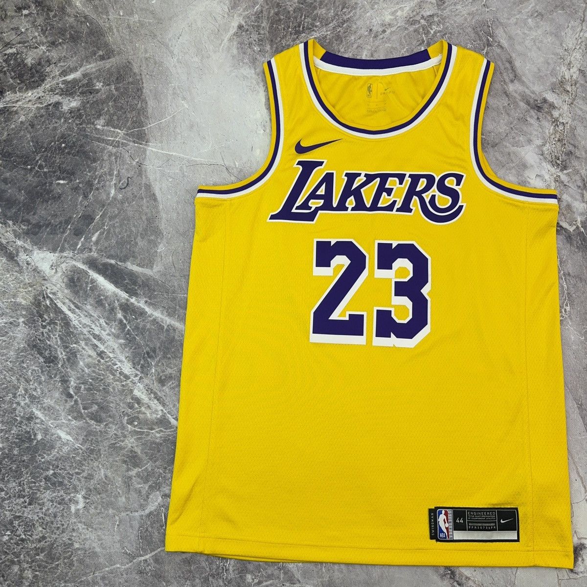 NBA × Nike Nike Swingman Los Angeles Lakers LeBron James #23 Jersey M Size US M / EU 48-50 / 2 - 6 Thumbnail