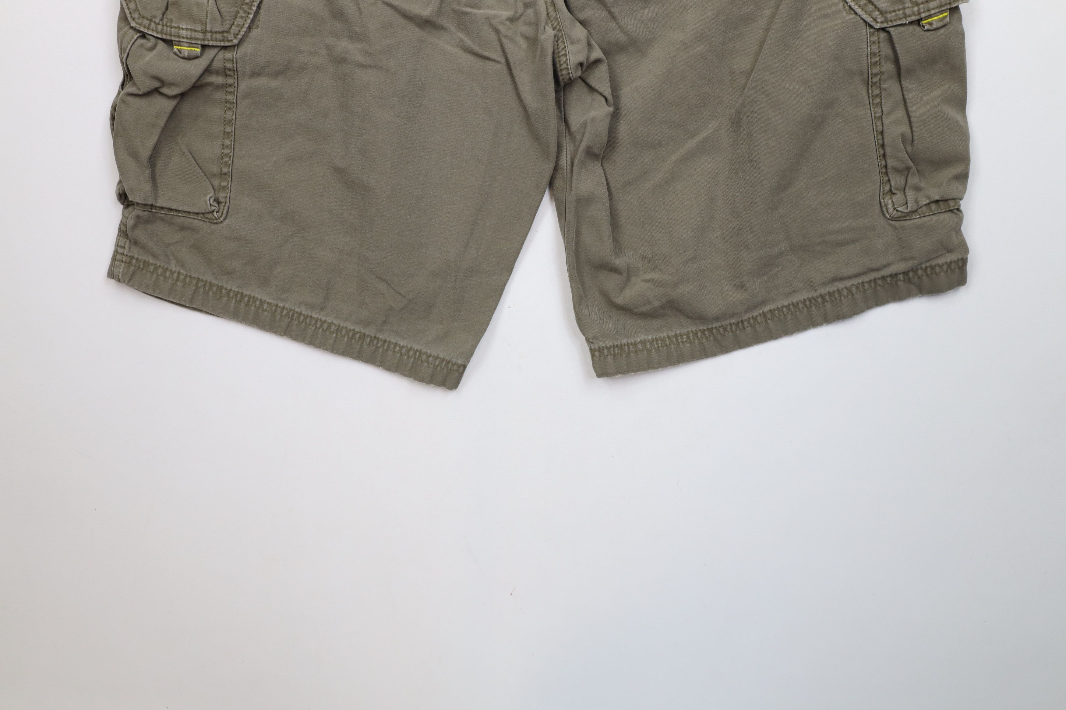 The North Face × Vintage Vintage The North Face Spell Baggy Fit Cargo Shorts Green Size US 38 / EU 54 - 13 Thumbnail