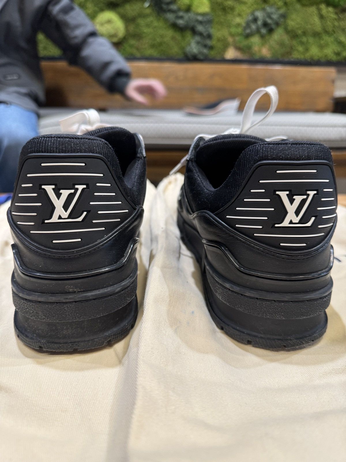 Louis Vuitton Lv Louis Vuitton Trainers Size US 7 / EU 40 - 4 Thumbnail