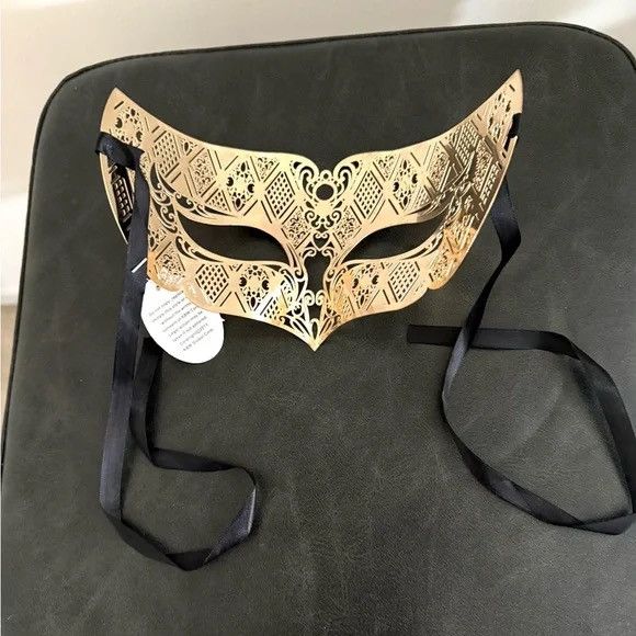 Other Elegant Gold Filigree Women's Masquerade Mask Size ONE SIZE - 1 Thumbnail