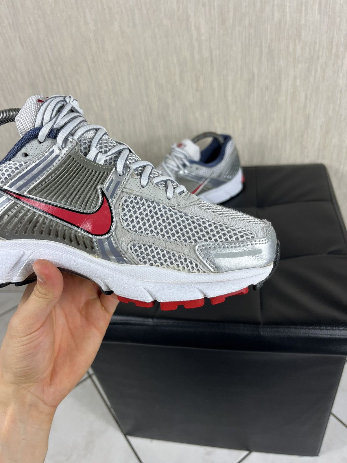 Nike Vintage Nike Vomero 5 mesh y2k silver retro sneakers shoes Size US 8 / EU 41 - 20 Thumbnail