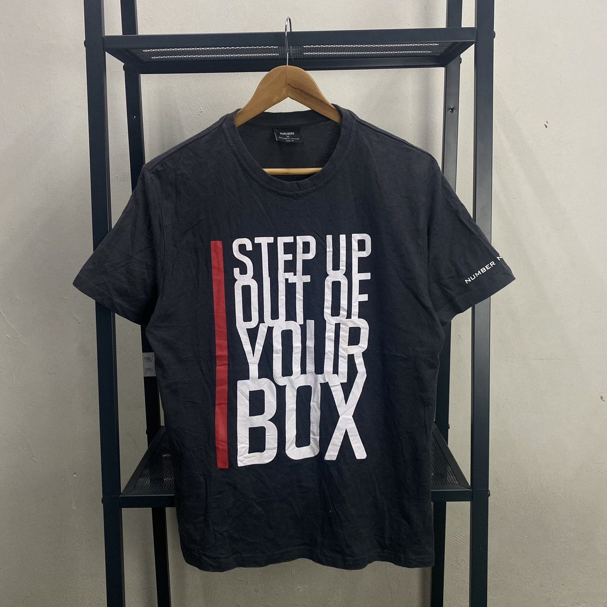 Marlboro × Number (N)ine × Takahiromiyashita The Soloist. Marlboro x Number (N)ine Step Up Out Of Your Box Tee Size US M / EU 48-50 / 2 - 1 Thumbnail