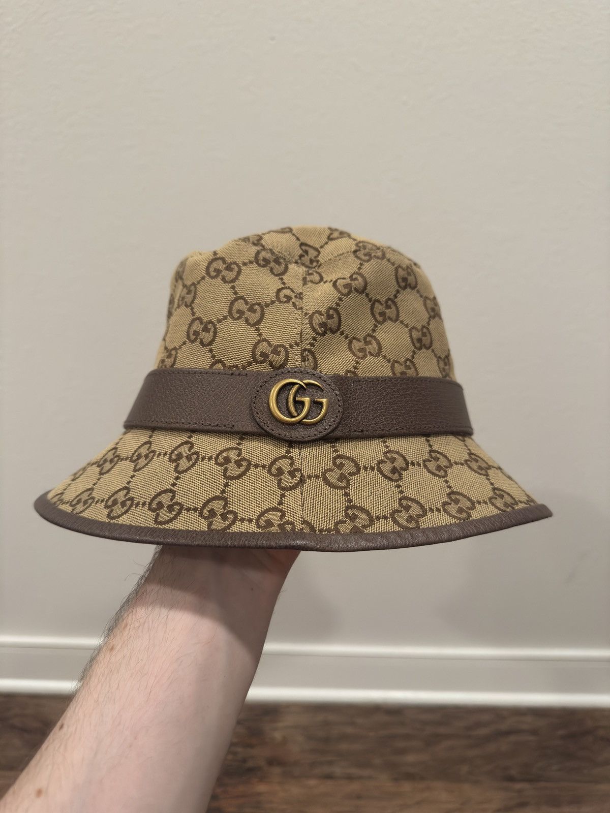 Gucci Gucci Bucket Hat (OS) (WORN ONCE) Size ONE SIZE - 1 Thumbnail