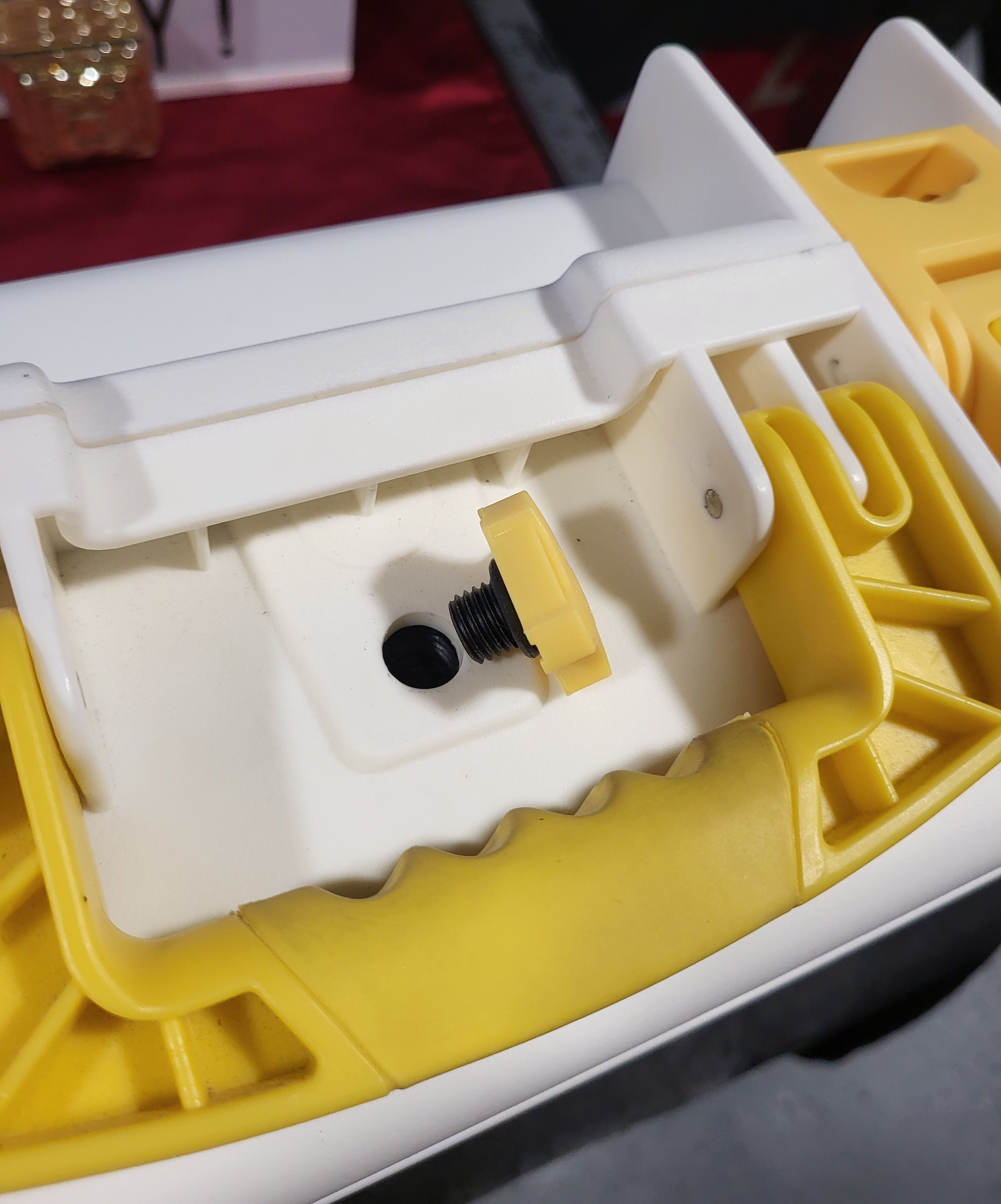 Invicta Invicta 8-Slot Watch Storage Case White/Yellow Waterproof Size ONE SIZE - 5 Thumbnail