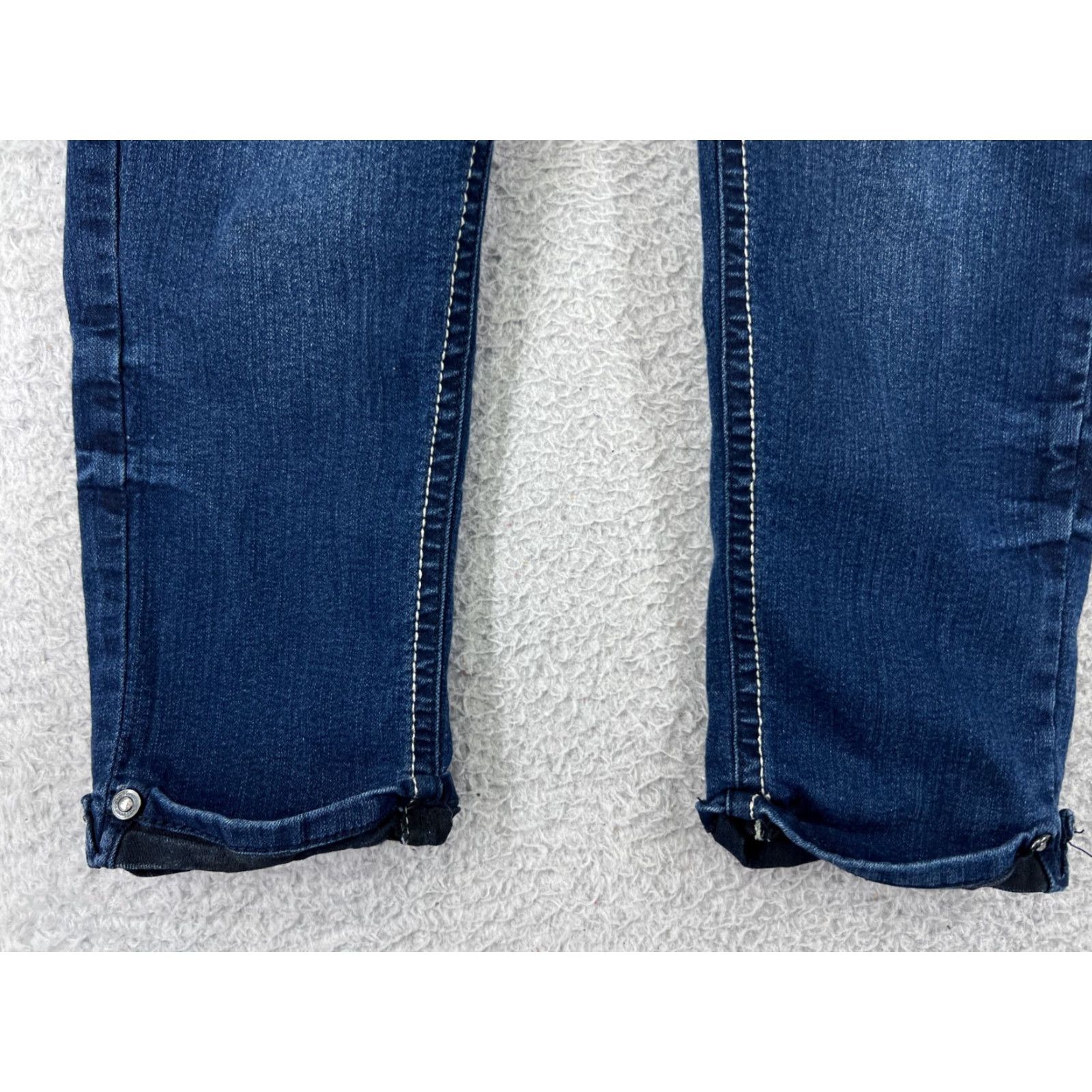 Vintage WallFlower Jeans WallFlower Jeans Blue Denim 5 Pocket Bootcut Jeans Womens 5 Denim Capri Embroidered Bling Sequin Pant Size 27" / US 4 / IT 40 - 5 Thumbnail