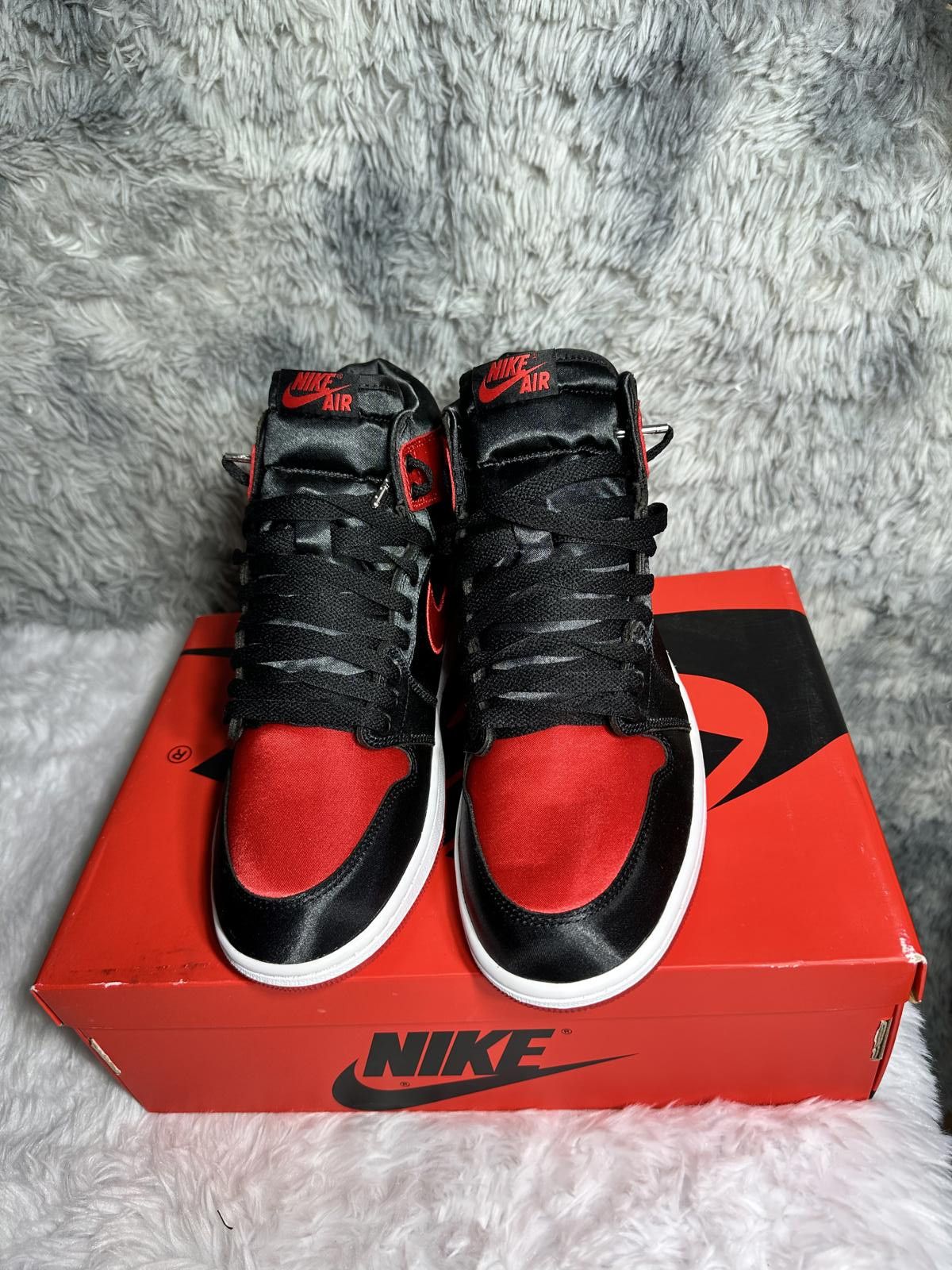 Nike Nike Air Jordan 1 Retro High OG Black and Red Sneakers Size US 10 / EU 43 - 5 Thumbnail