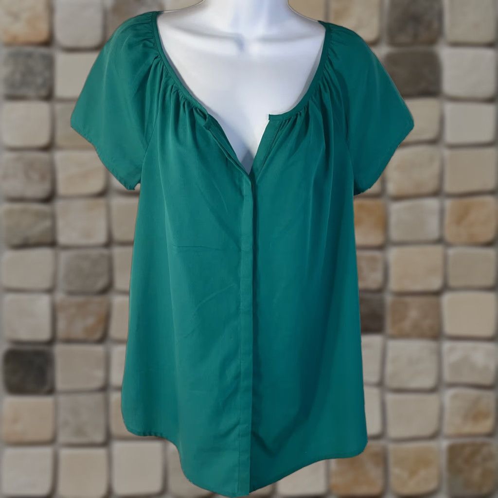 Old Navy Old Navy Blouse Shirt Womens Small Green Short Sleeve Button Up Collarless Scoop Neck 100% Polyester Regular Fit Vintage No Size S / US 4 / IT 40 - 1 Thumbnail