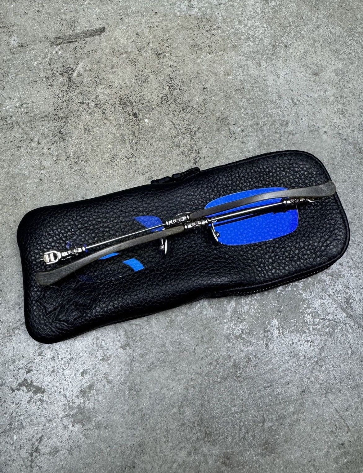 Chrome Hearts Rare Chrome Hearts “Pills I” Buffalo Horn Frameless Glasses Size ONE SIZE - 1 Thumbnail