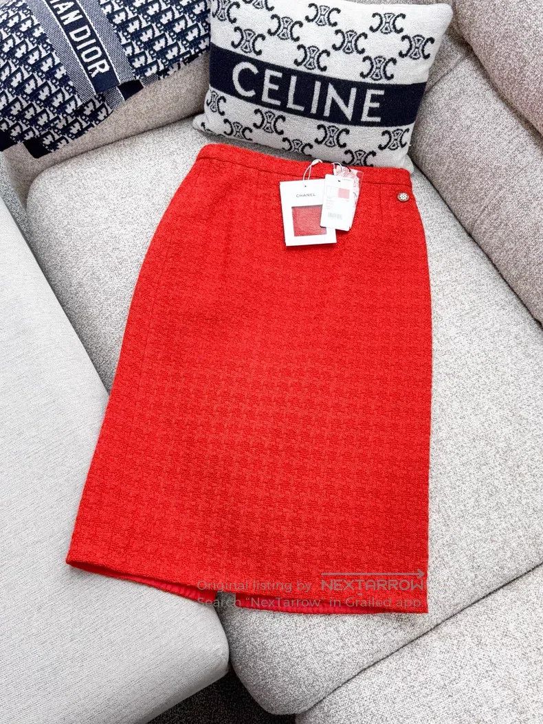 Chanel Chanel Red four-pocket soft tweed half-length skirt Size 25" / US 0 / IT 36 - 1 Thumbnail