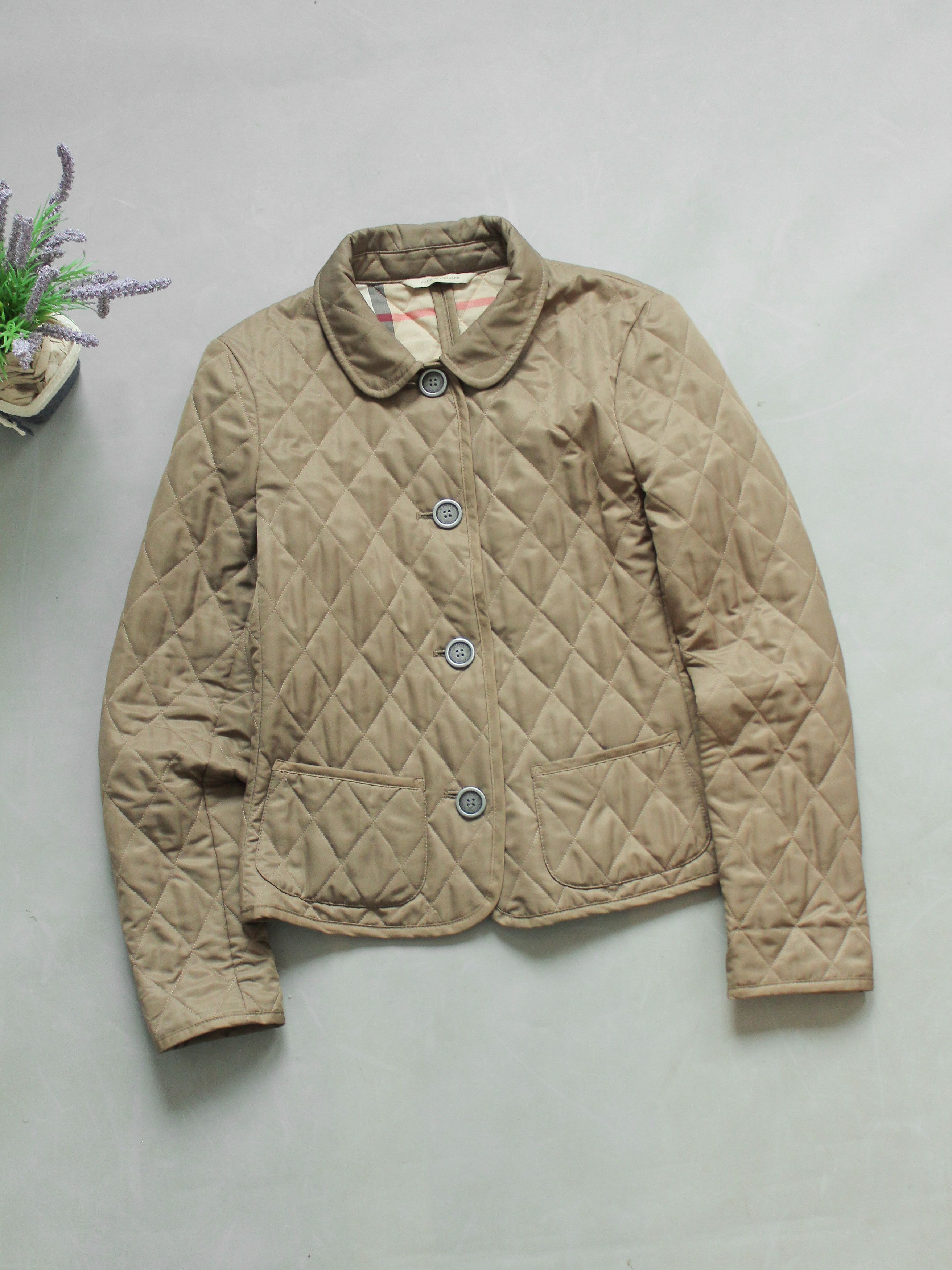 Burberry Beautiful 😍 Burberry Quilted Jacket Womens Beige Nova Check Size S / US 4 / IT 40 - 2 Thumbnail