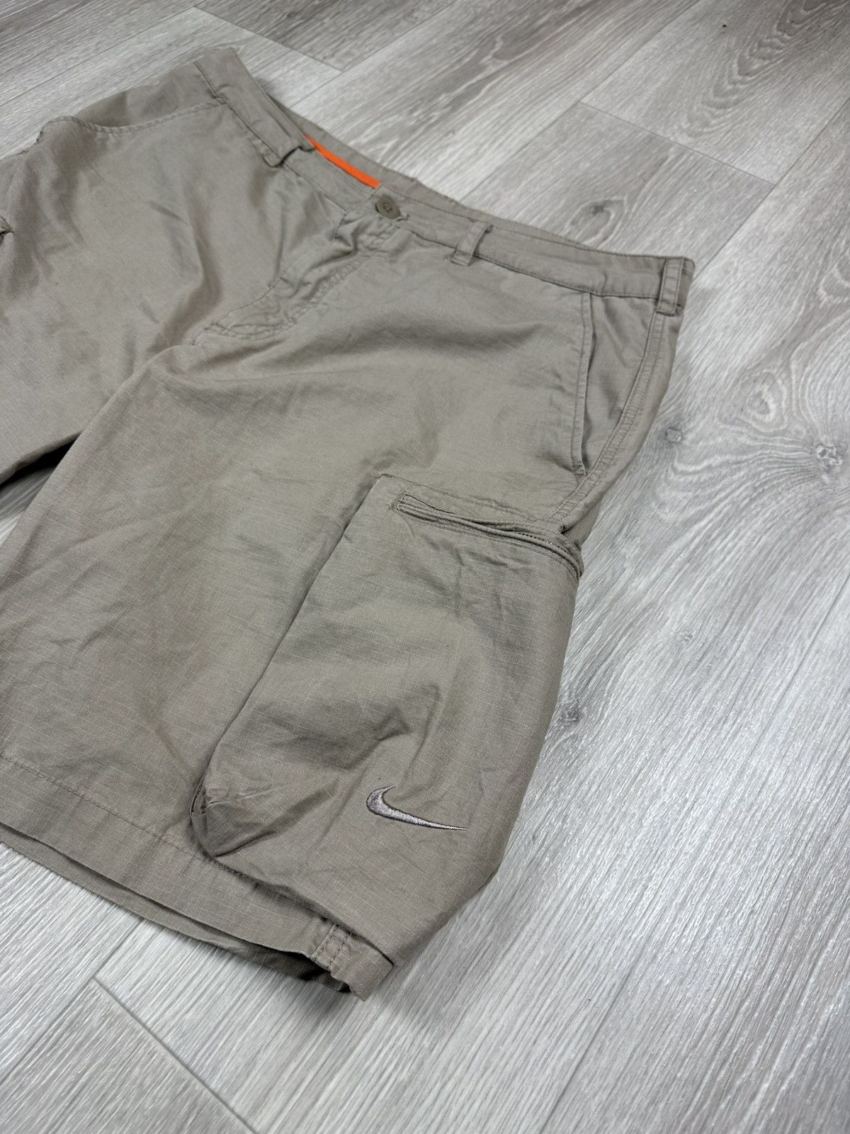 Nike Vintage Nike Cargo Y2K Beige Shorts Size 36 Size US 36 / EU 52 - 3 Thumbnail
