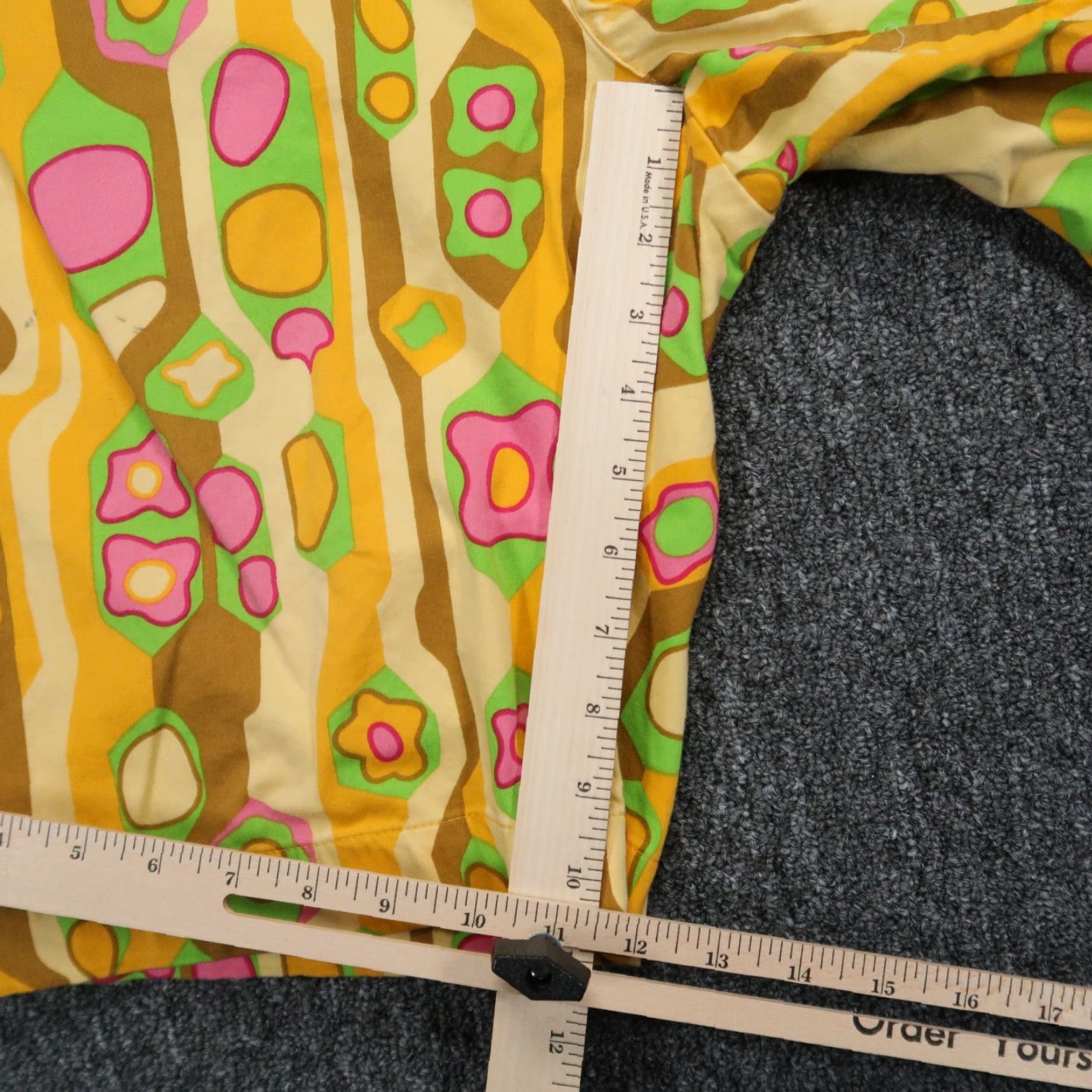 VINTAGE Loudmouth Golf Shorts Mens 32 Casual Chino Stretch Geometric 70s Print Yellow