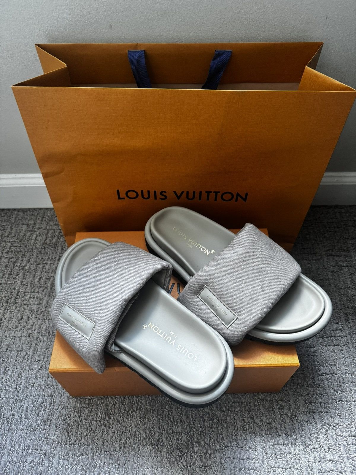 Louis Vuitton Louis Vuitton Pool Pillow Flat Comfort Mule Size US 10 / IT 40 - 1 Thumbnail