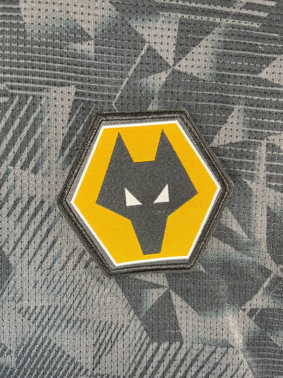 Castore Wolverhampton Wanderers 2022-23 Training Shirt Castore Sz M Size US M / EU 48-50 / 2 - 4 Thumbnail