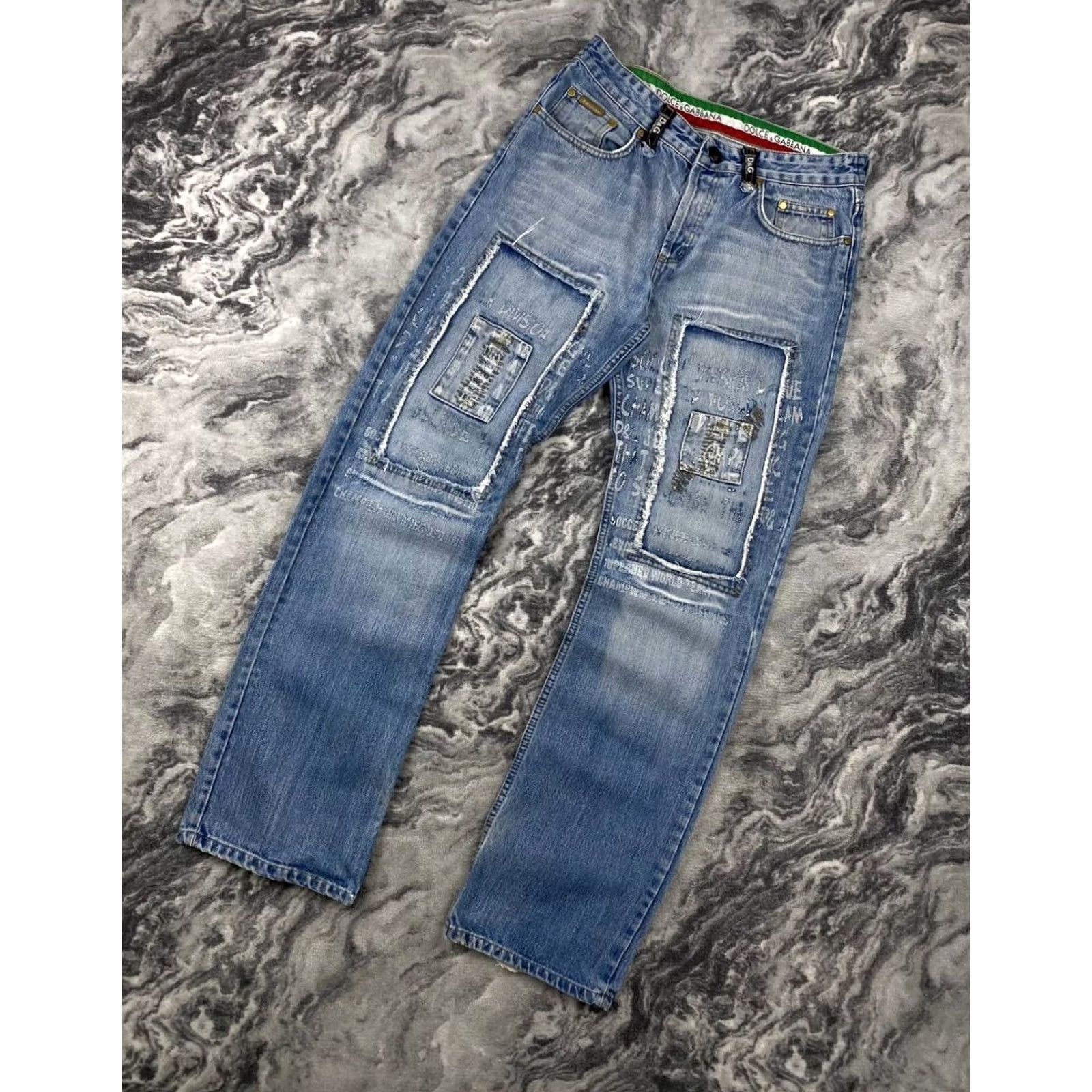 Dolce & Gabbana VINTAGE Dolce&Gabbana Denim Jeans Distressed Big Logo 32 Blue Denim Jeans Men 32 Blue Logo Distressed 5-Pocket Regular Straight Jeans Mens Size US 32 / EU 48 - 2 Thumbnail