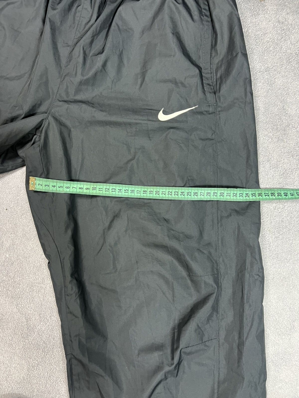 Nike 🖤 OOs Nike Vintage Manchester United Nylon Baggy Drill Pants Size US 36 / EU 52 - 11 Thumbnail