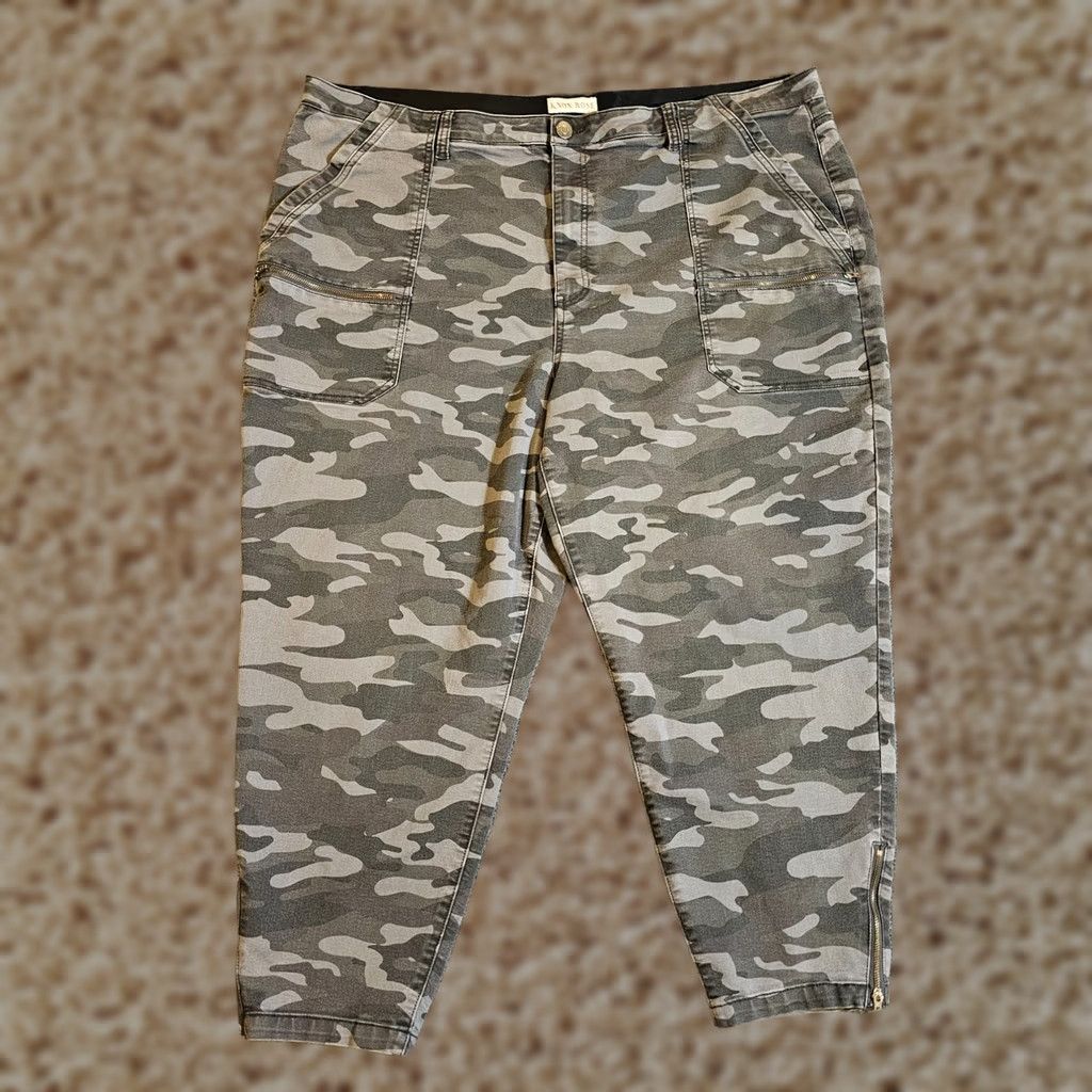Vintage Knox Rose Jeans Womens 26W Gray Camo Skinny Stretch Elastic Waist Zippers Casual Mens Womens Girls Boys Size 26" / US 2 / IT 38 - 1 Thumbnail